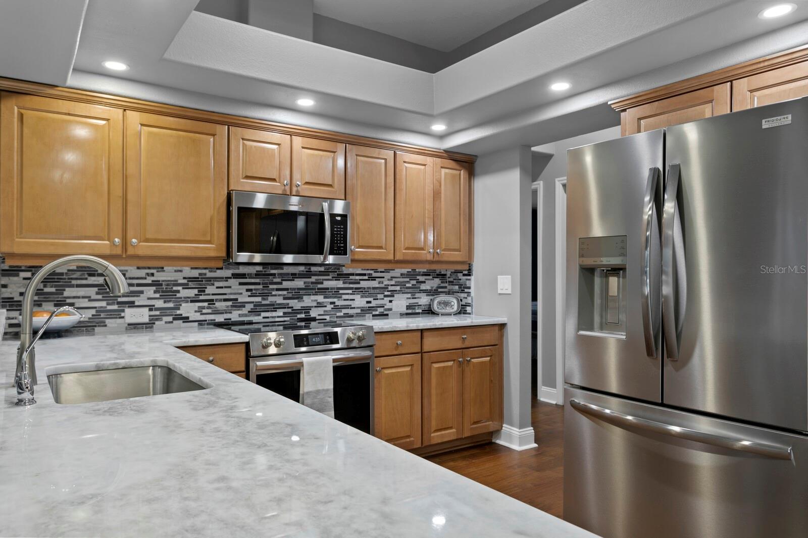 6227 PASADENA POINT BLVD