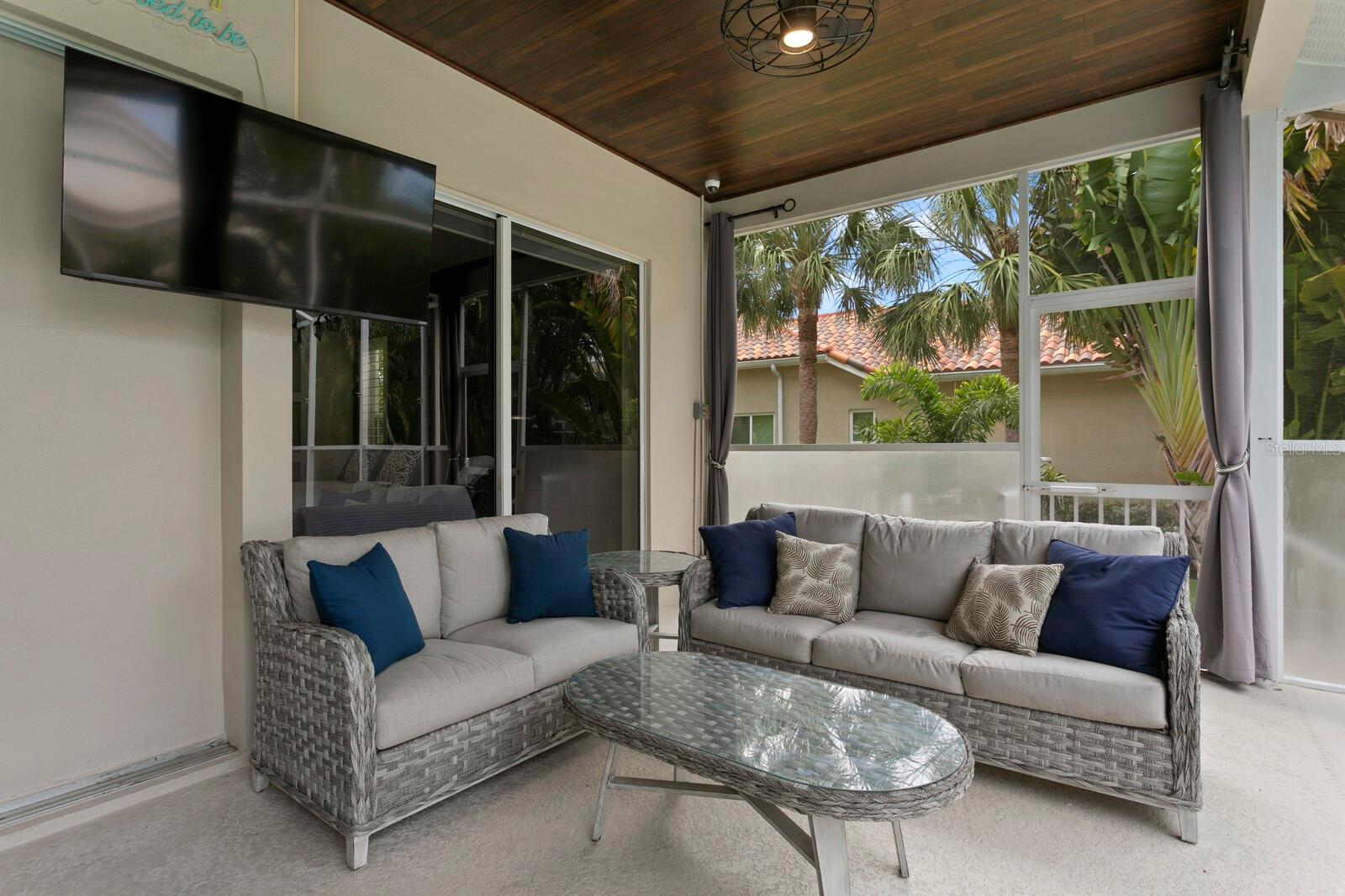 6227 PASADENA POINT BLVD