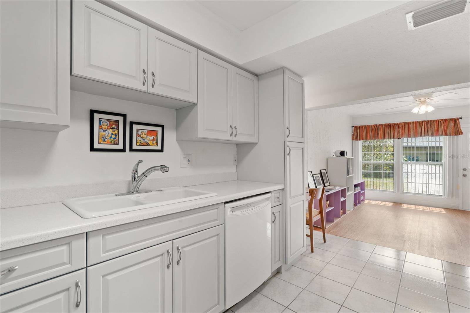 2101 SUNSET POINT RD #203