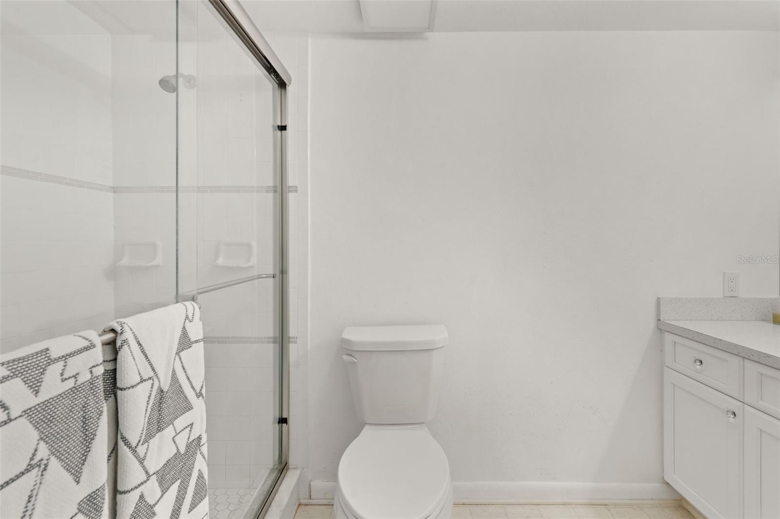 2101 SUNSET POINT RD #203