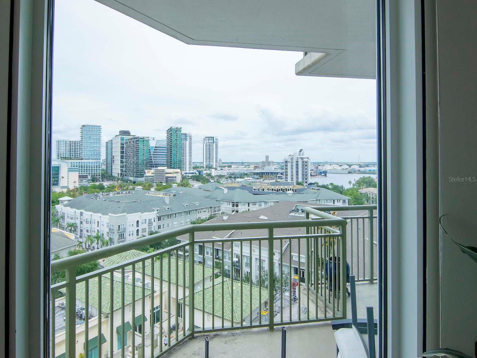 450 KNIGHTS RUN AVE #1107