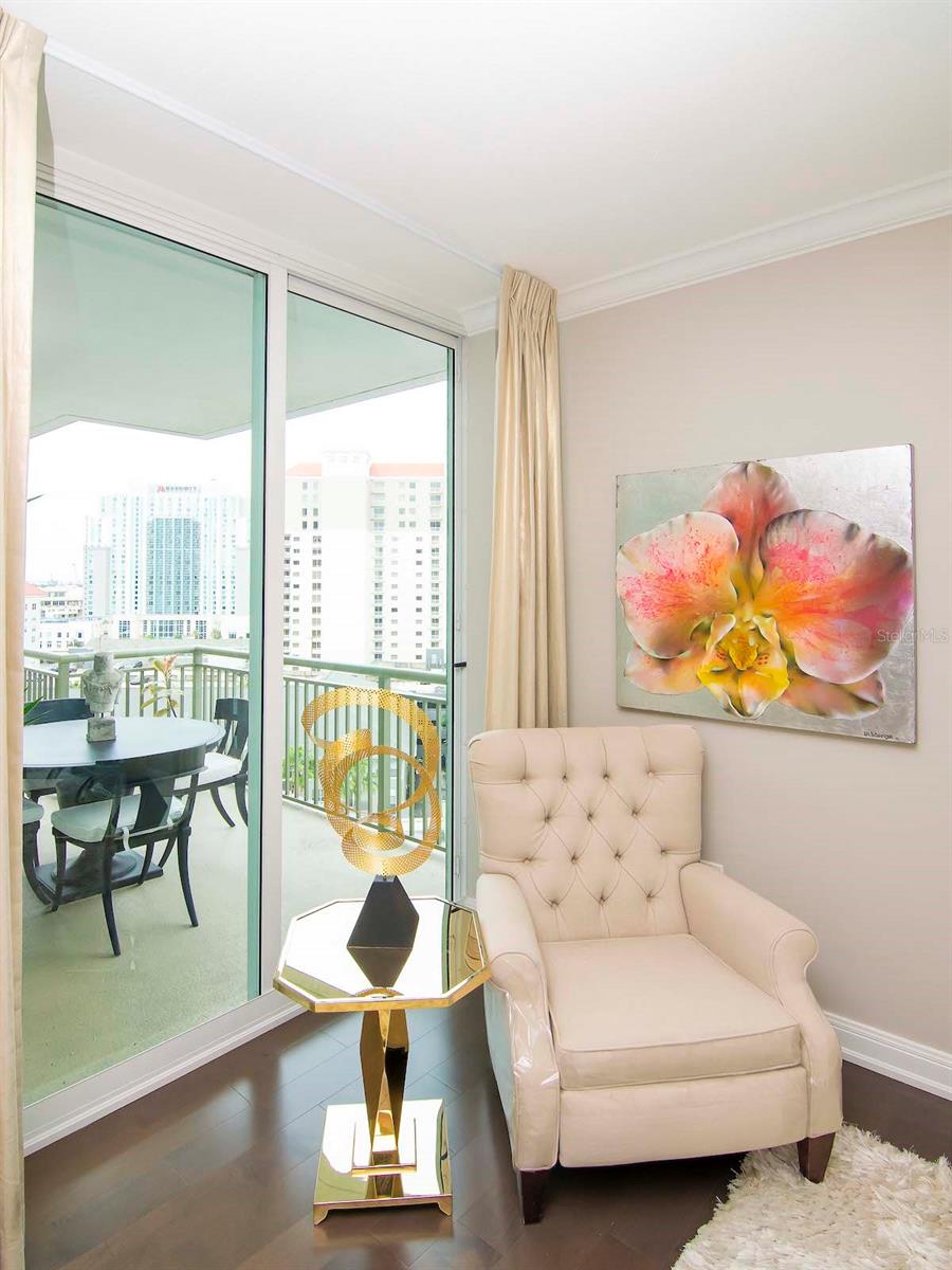 450 KNIGHTS RUN AVE #1107