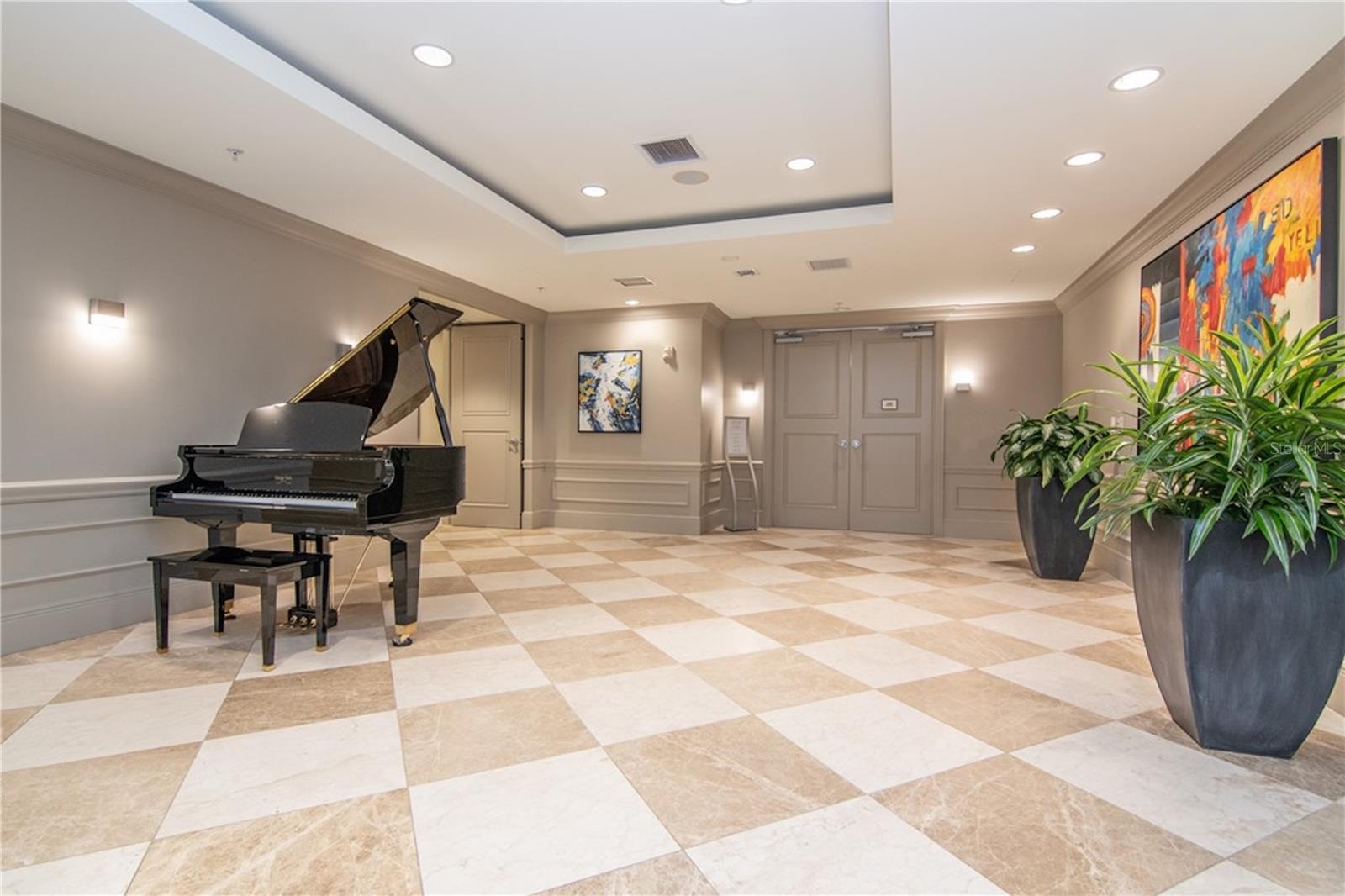 450 KNIGHTS RUN AVE #1107