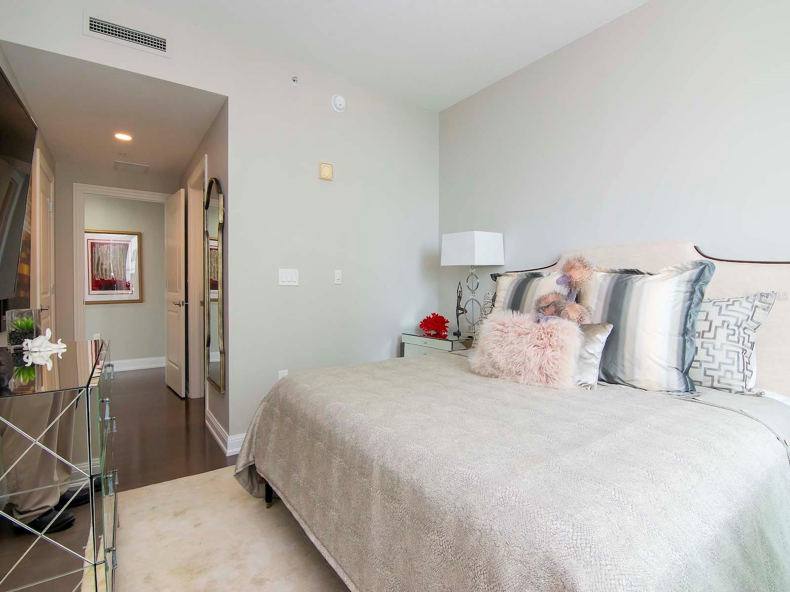 450 KNIGHTS RUN AVE #1107