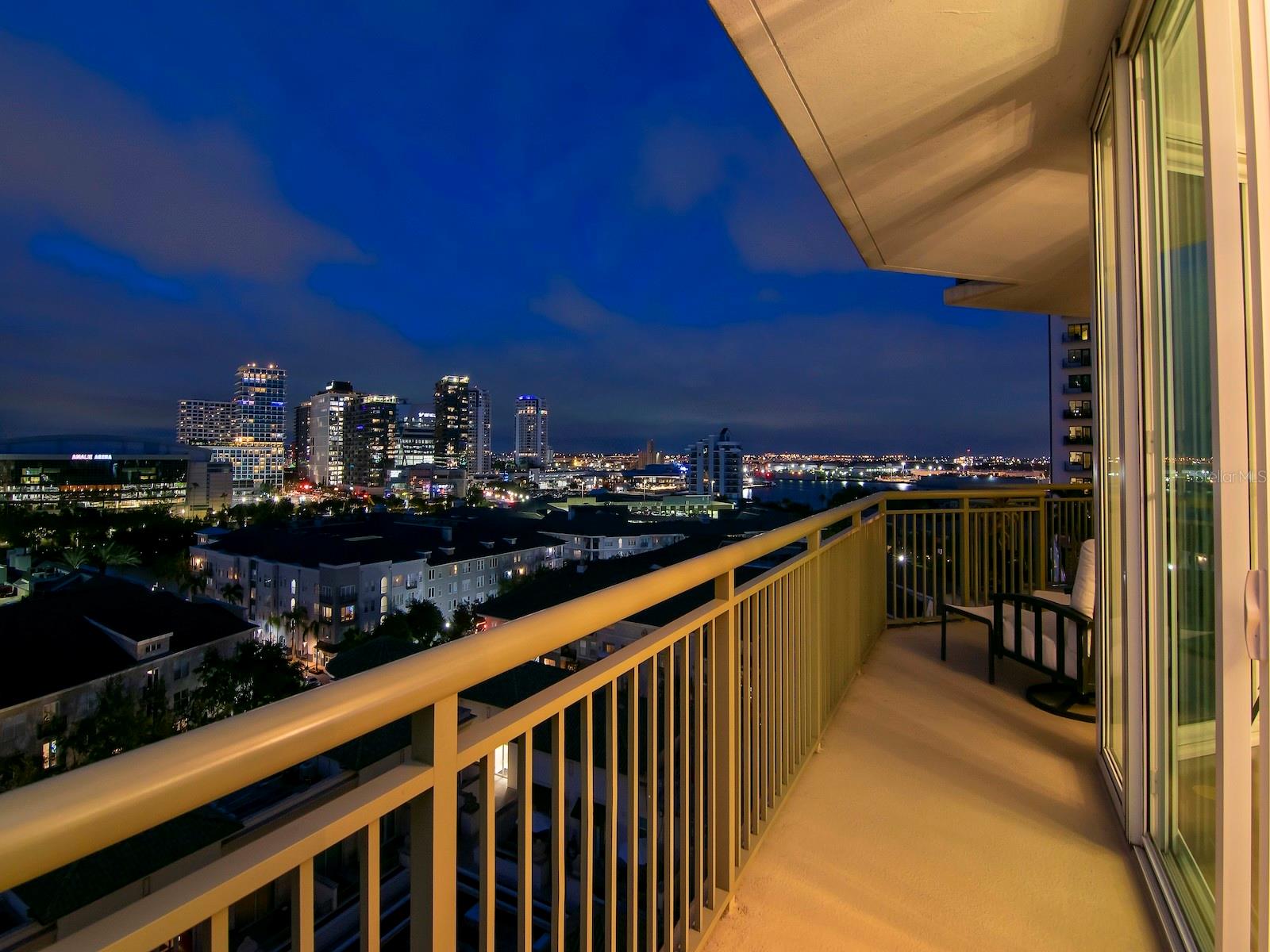 450 KNIGHTS RUN AVE #1107