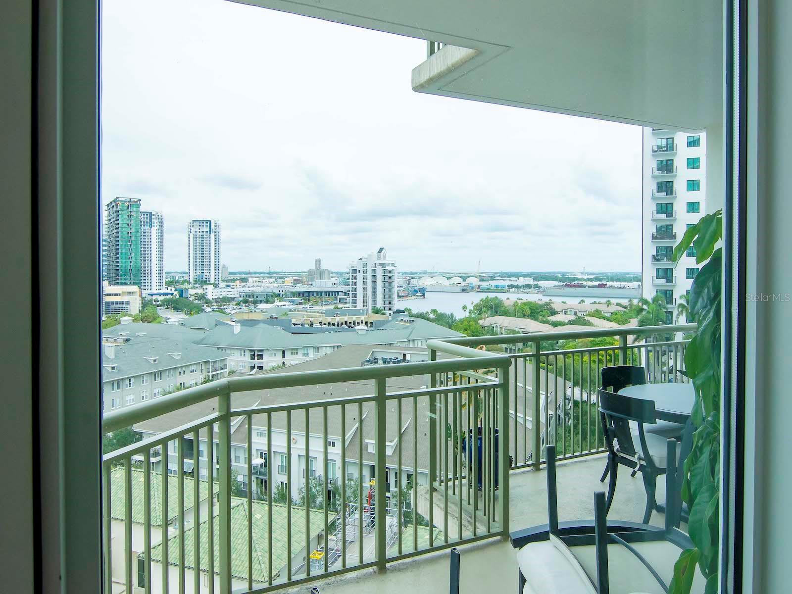 450 KNIGHTS RUN AVE #1107