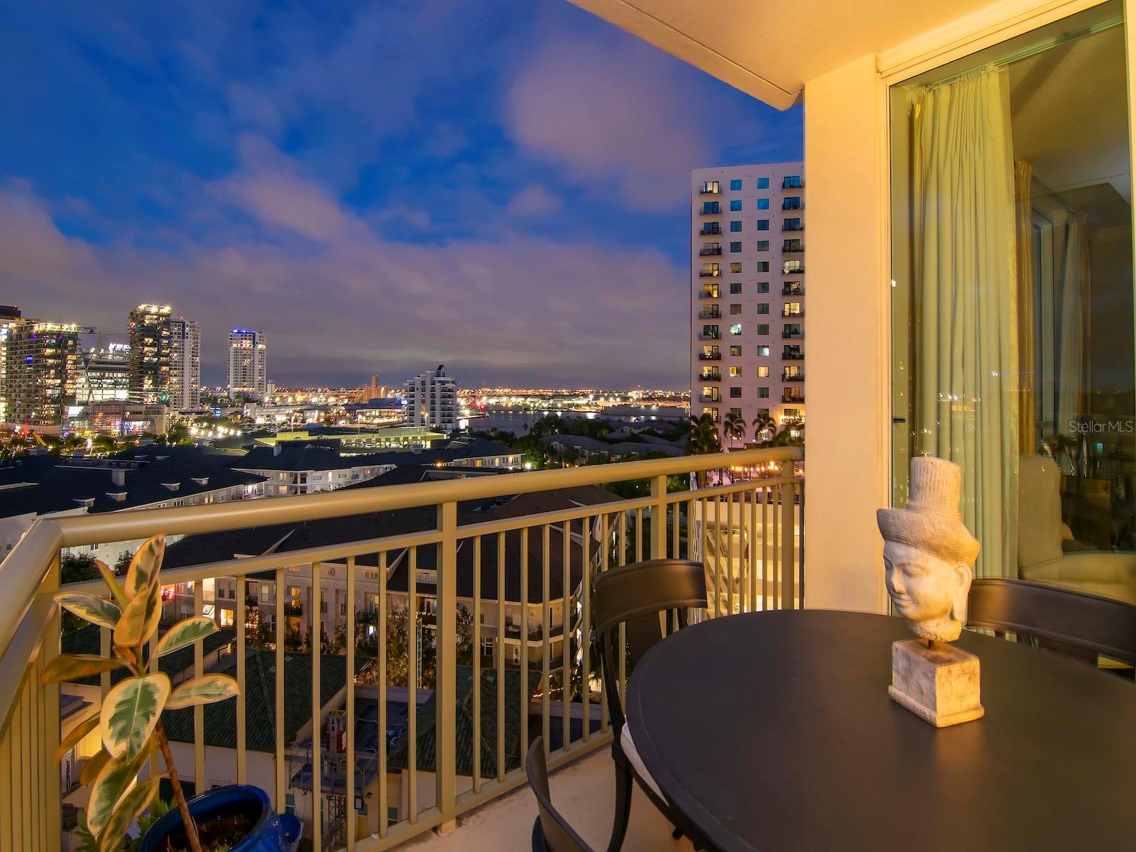 450 KNIGHTS RUN AVE #1107