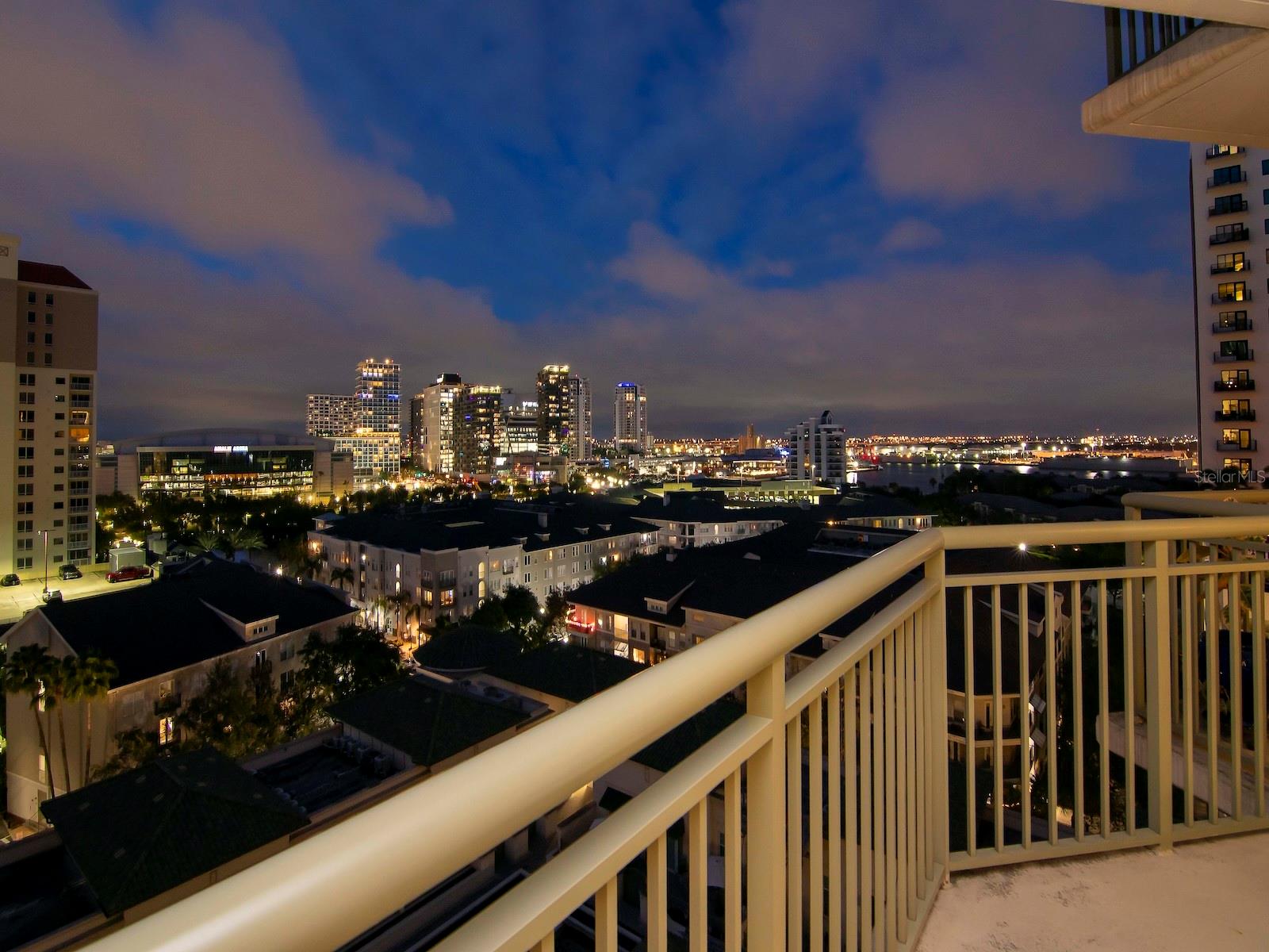 450 KNIGHTS RUN AVE #1107