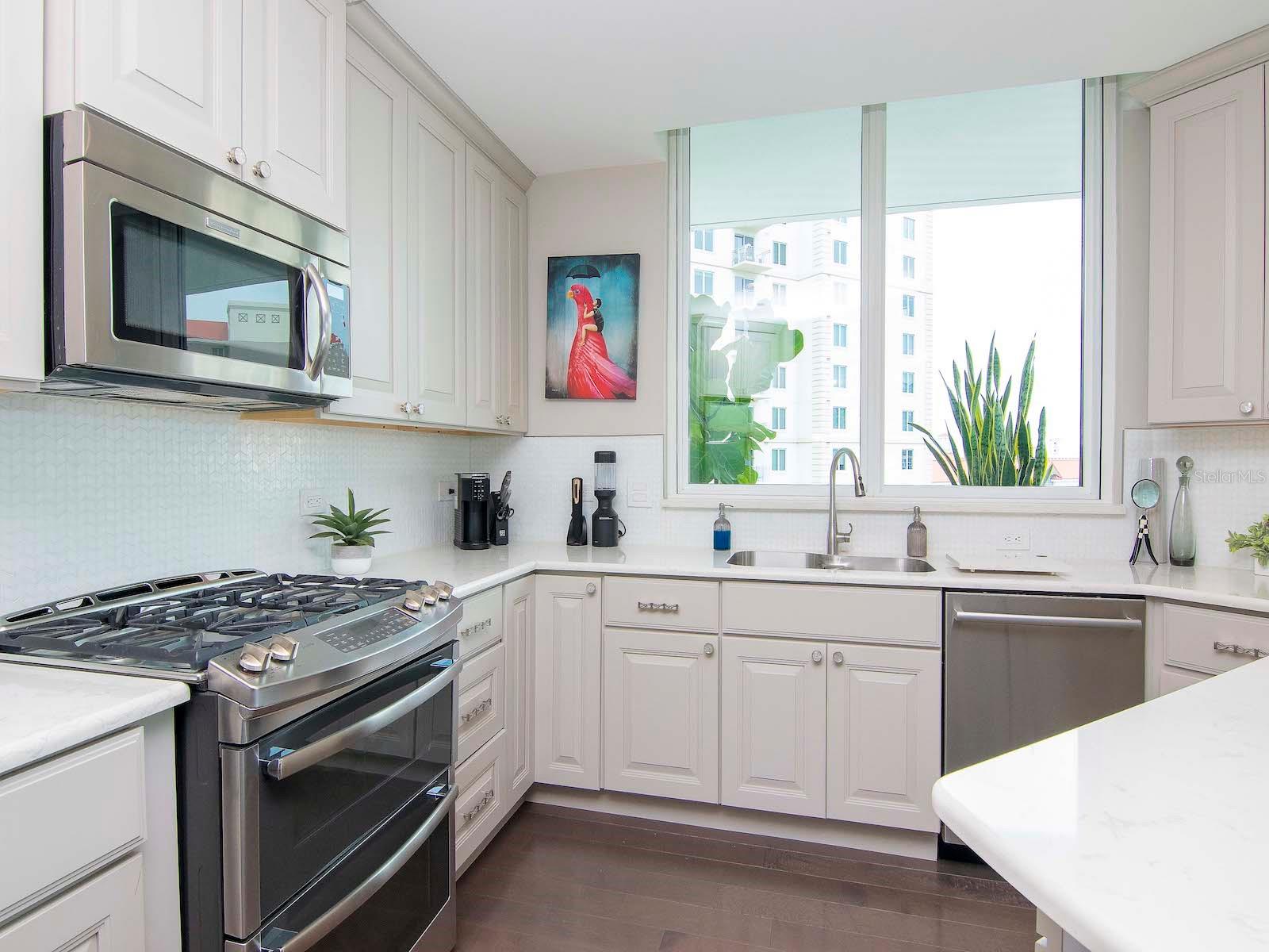 450 KNIGHTS RUN AVE #1107