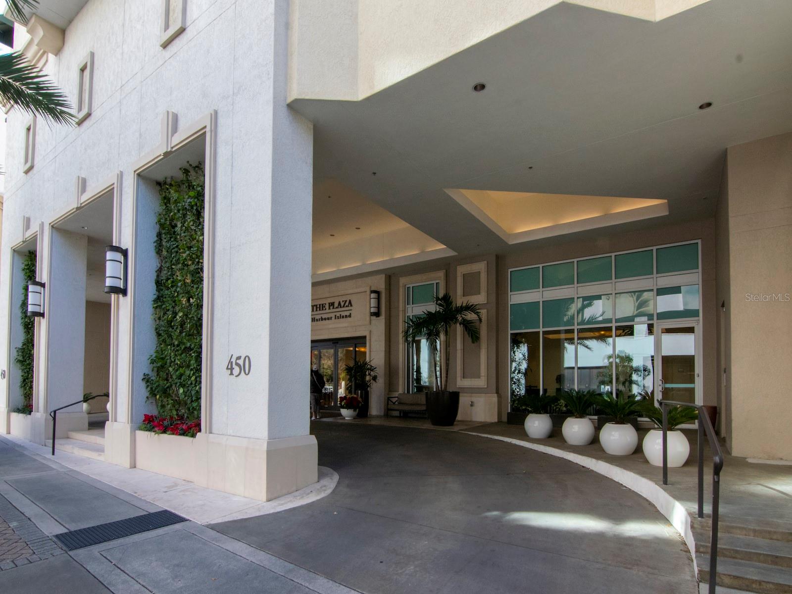 450 KNIGHTS RUN AVE #1107