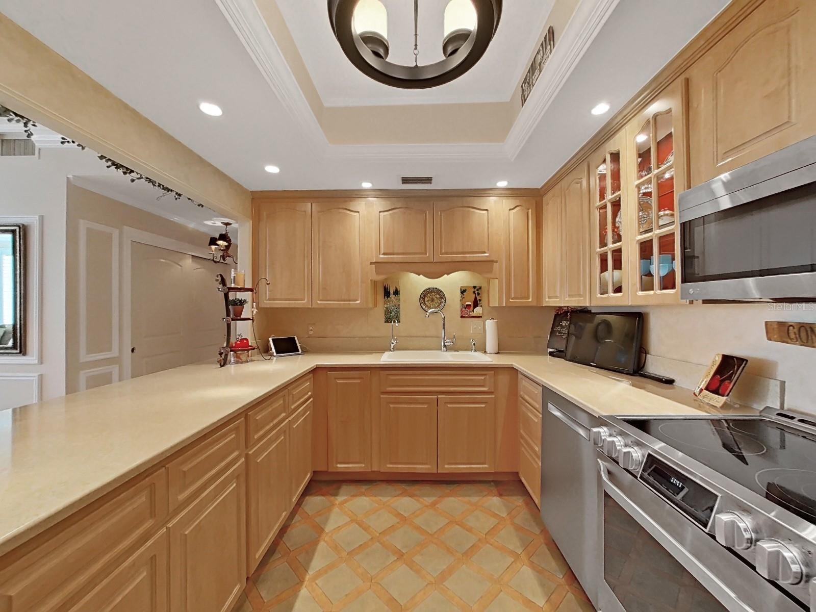 8 BELLEVIEW BLVD #405