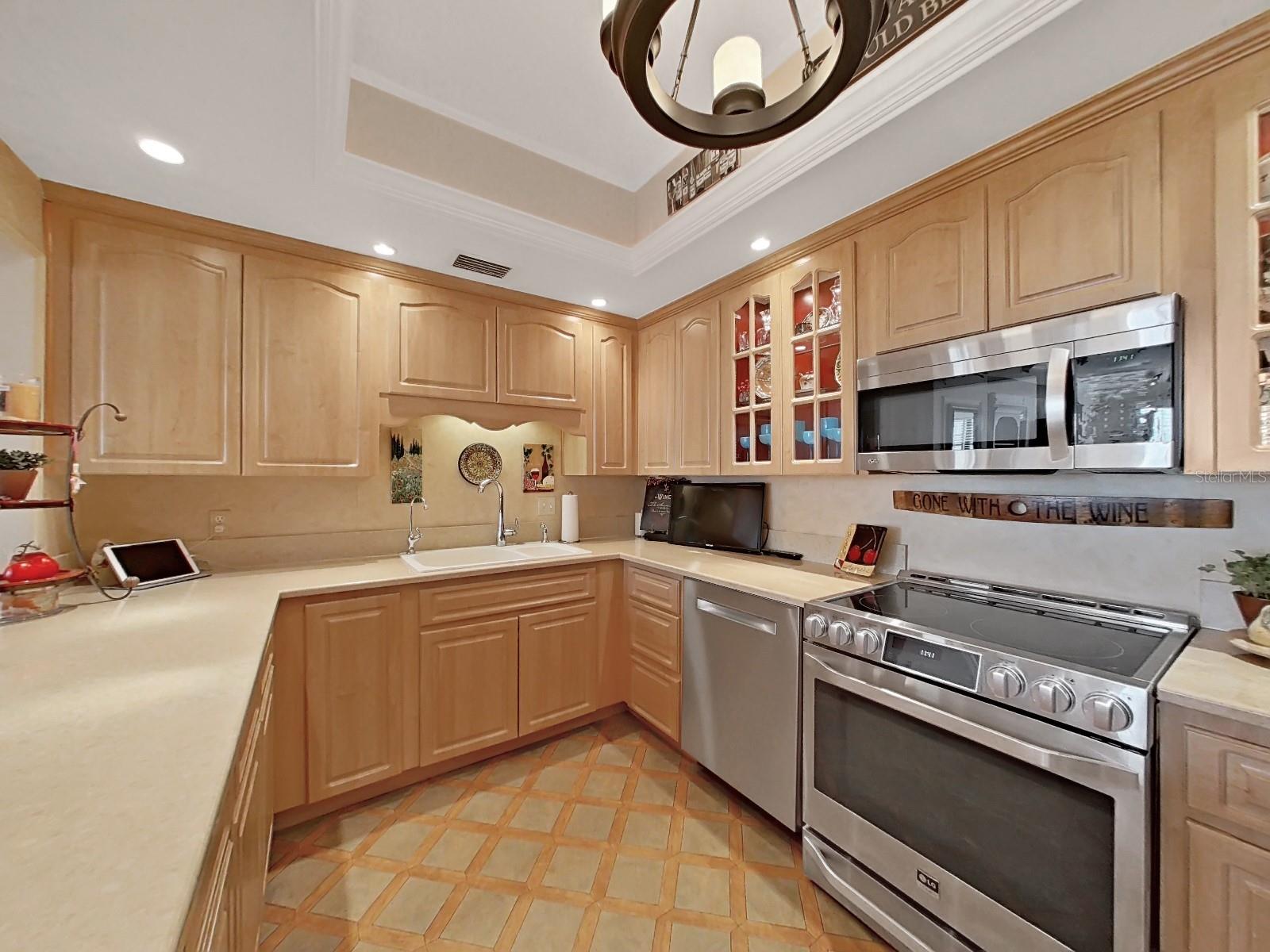 8 BELLEVIEW BLVD #405