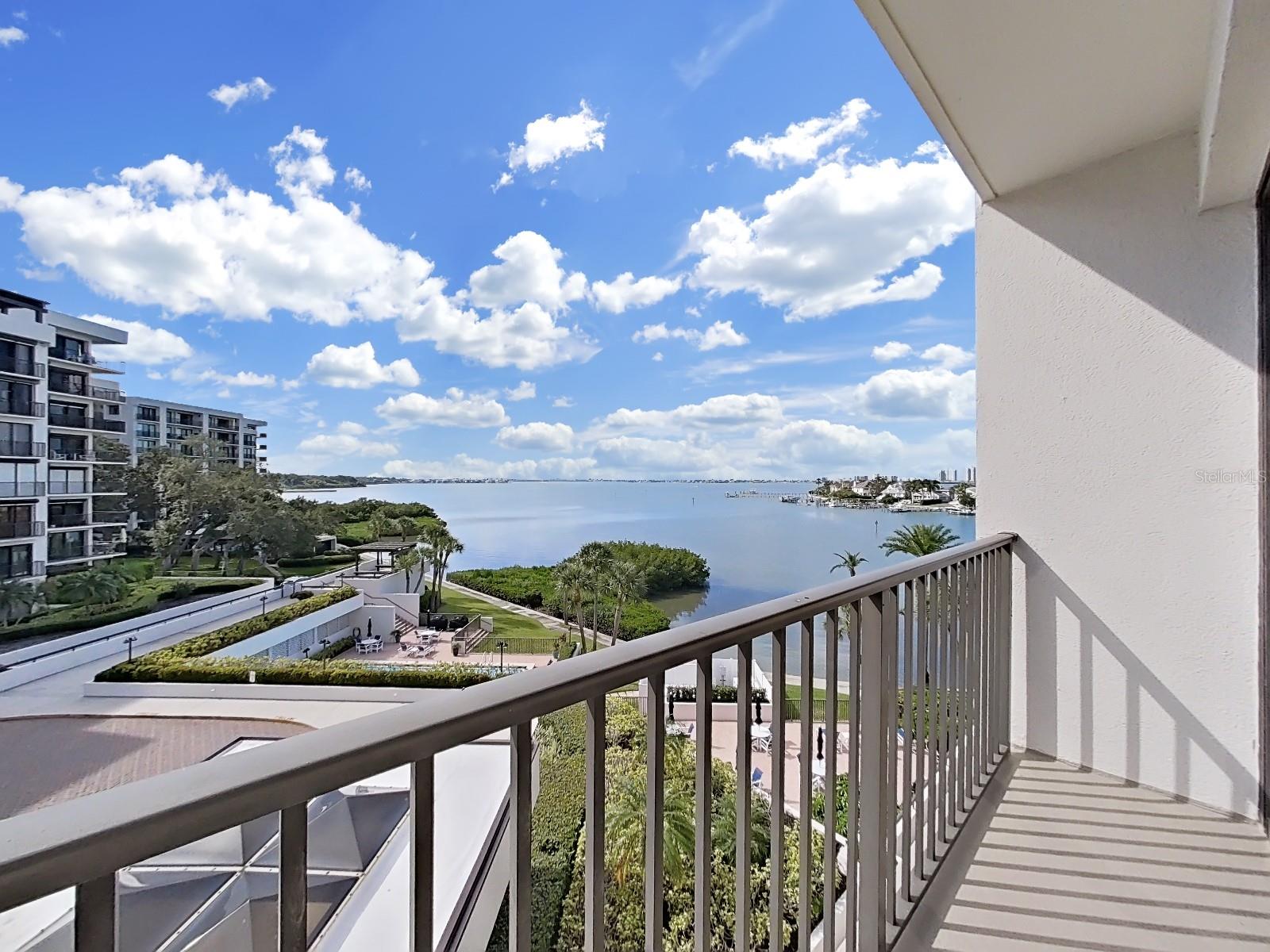 8 BELLEVIEW BLVD #405