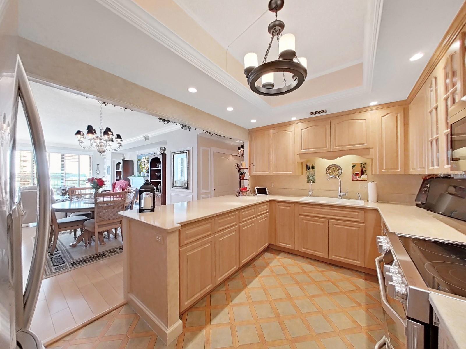 8 BELLEVIEW BLVD #405