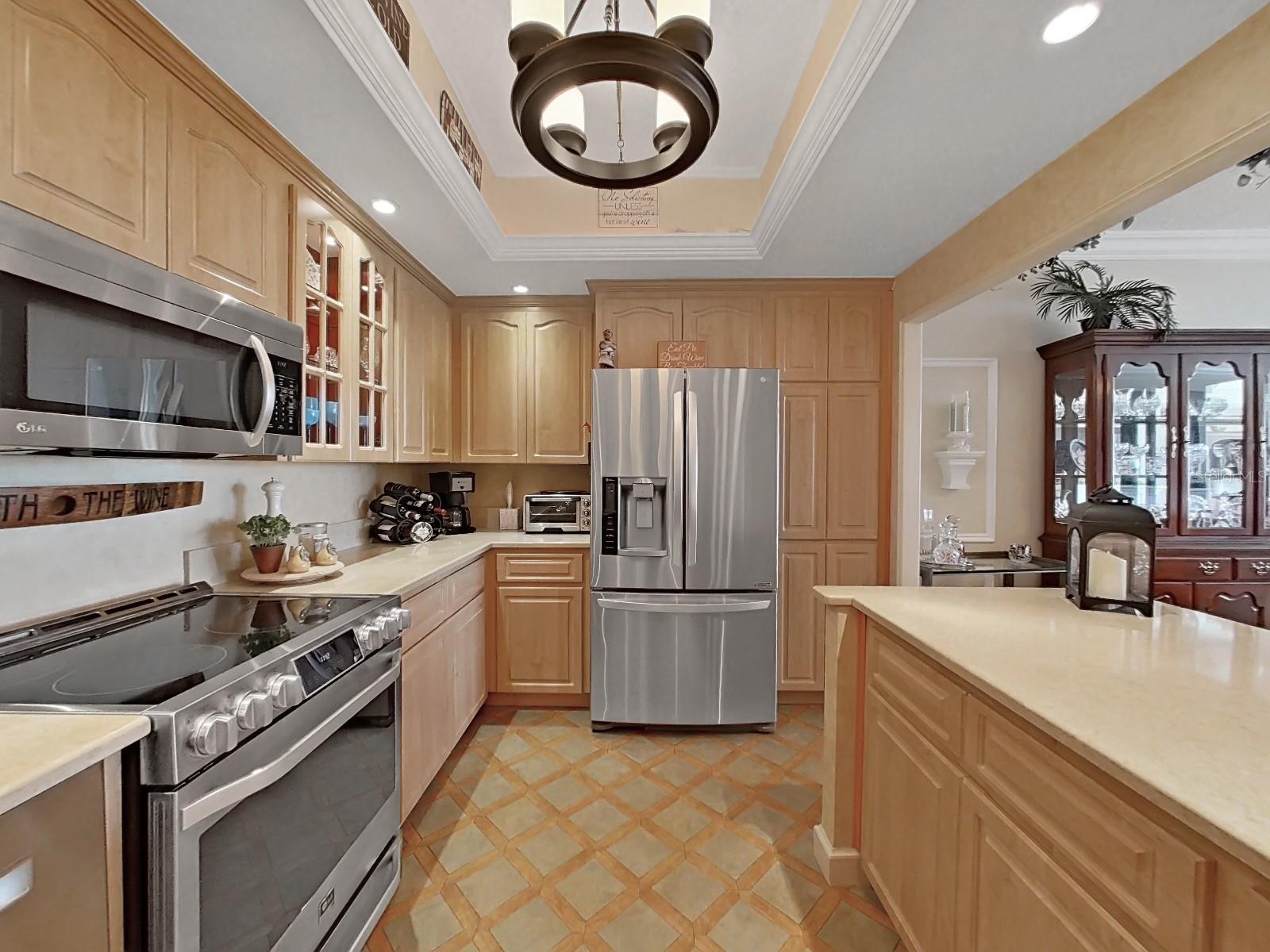 8 BELLEVIEW BLVD #405