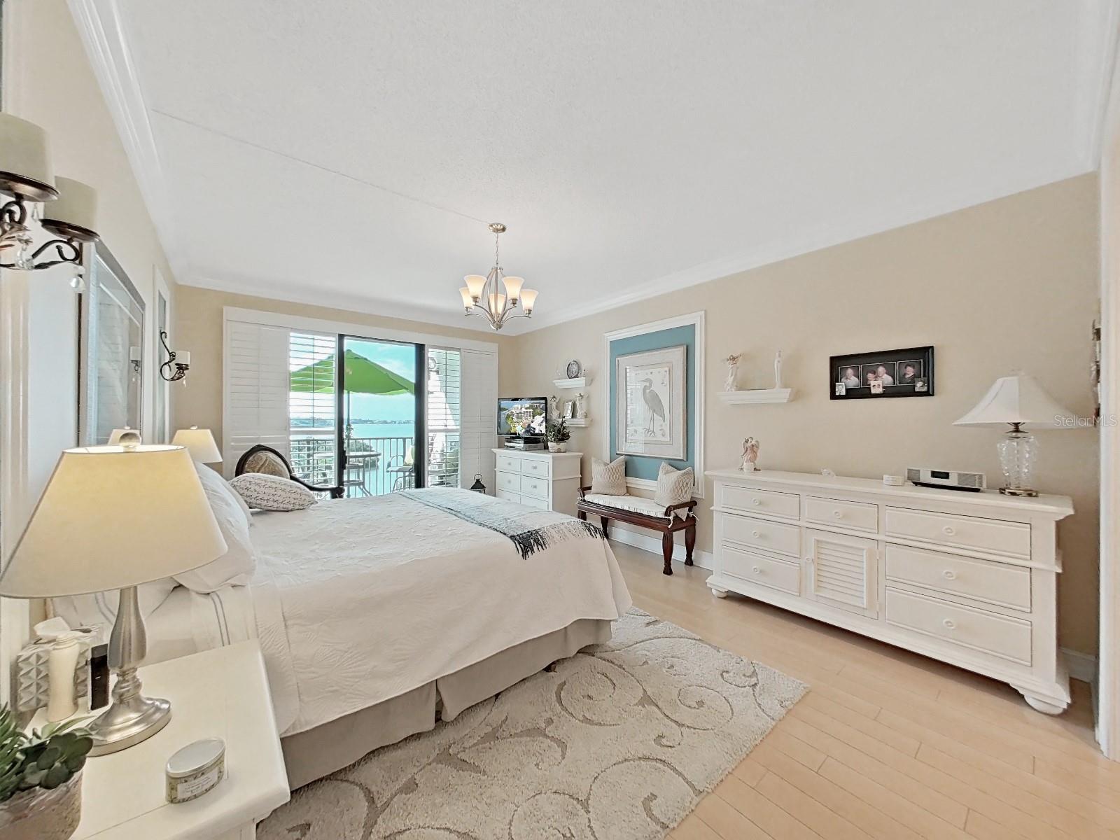 8 BELLEVIEW BLVD #405