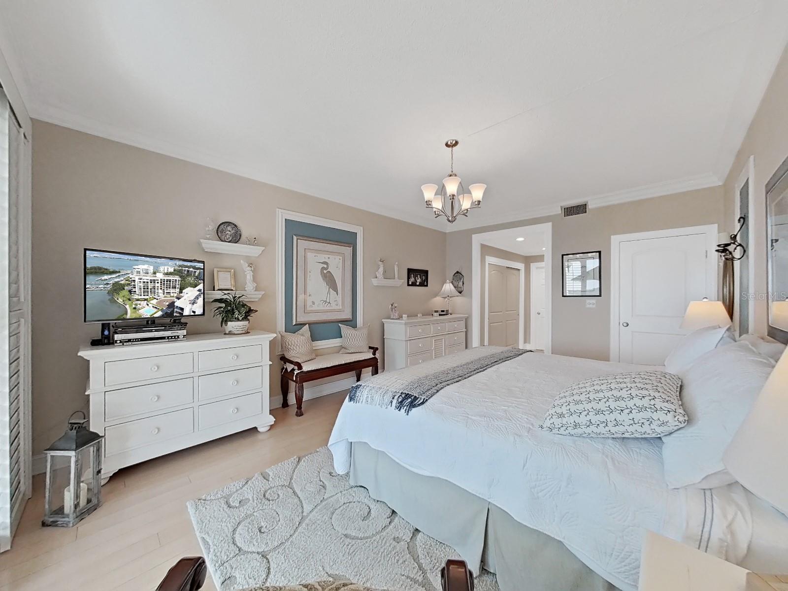 8 BELLEVIEW BLVD #405