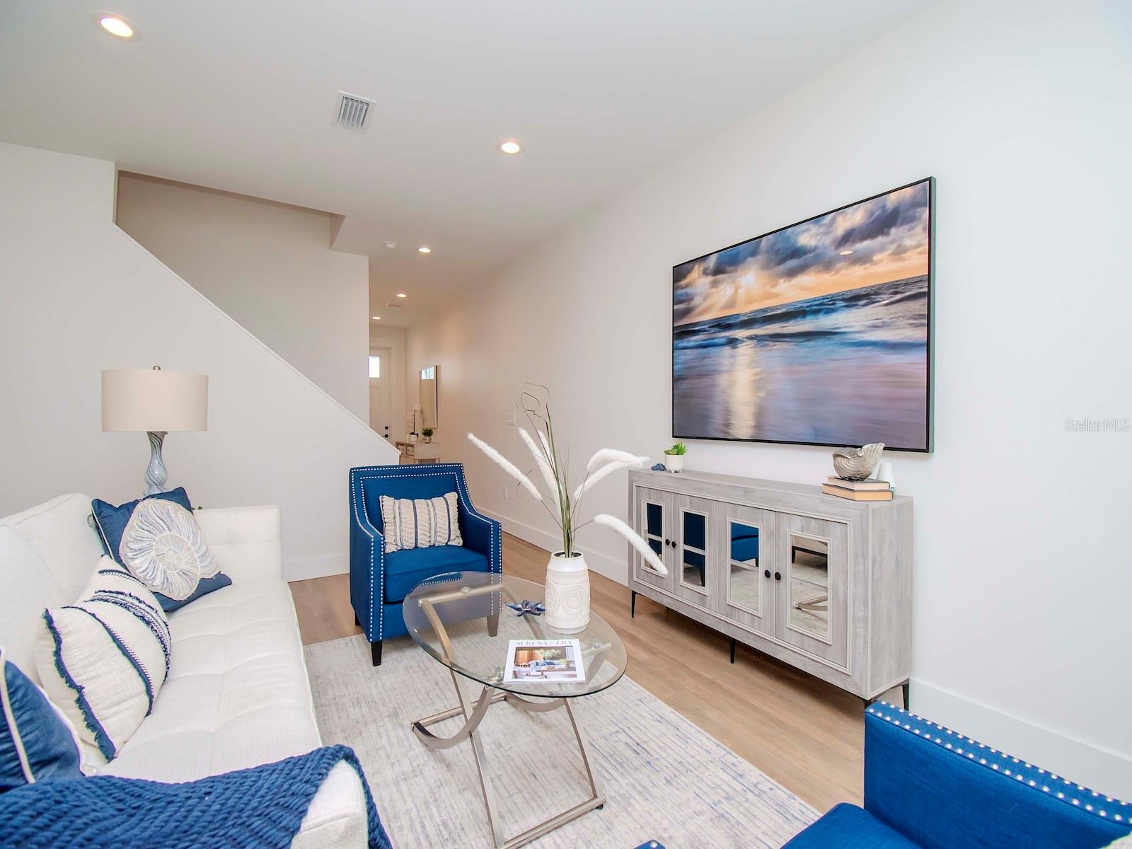 6235 S MANHATTAN AVE #11