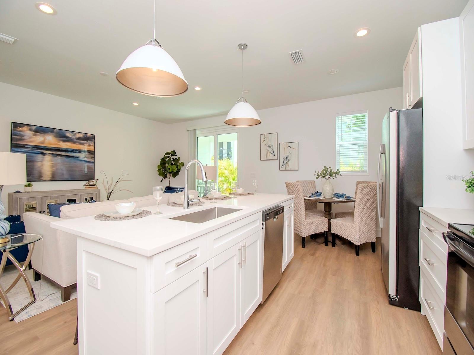 6235 S MANHATTAN AVE #11