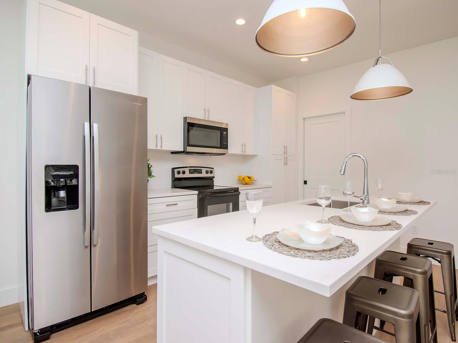 6235 S MANHATTAN AVE #11