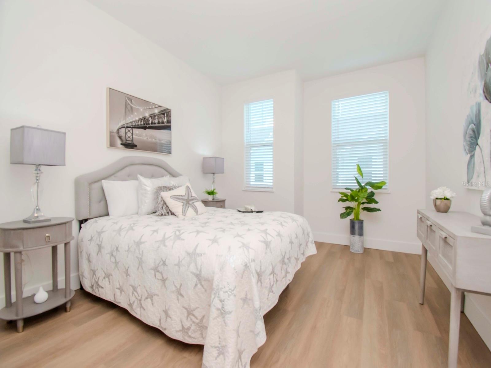 6235 S MANHATTAN AVE #11