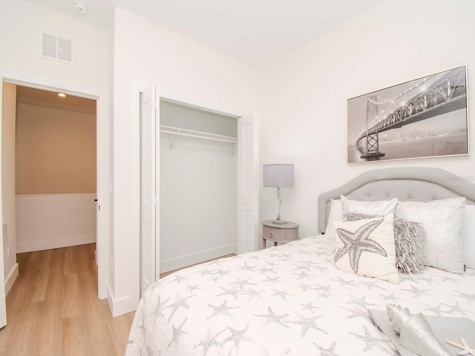 6235 S MANHATTAN AVE #11