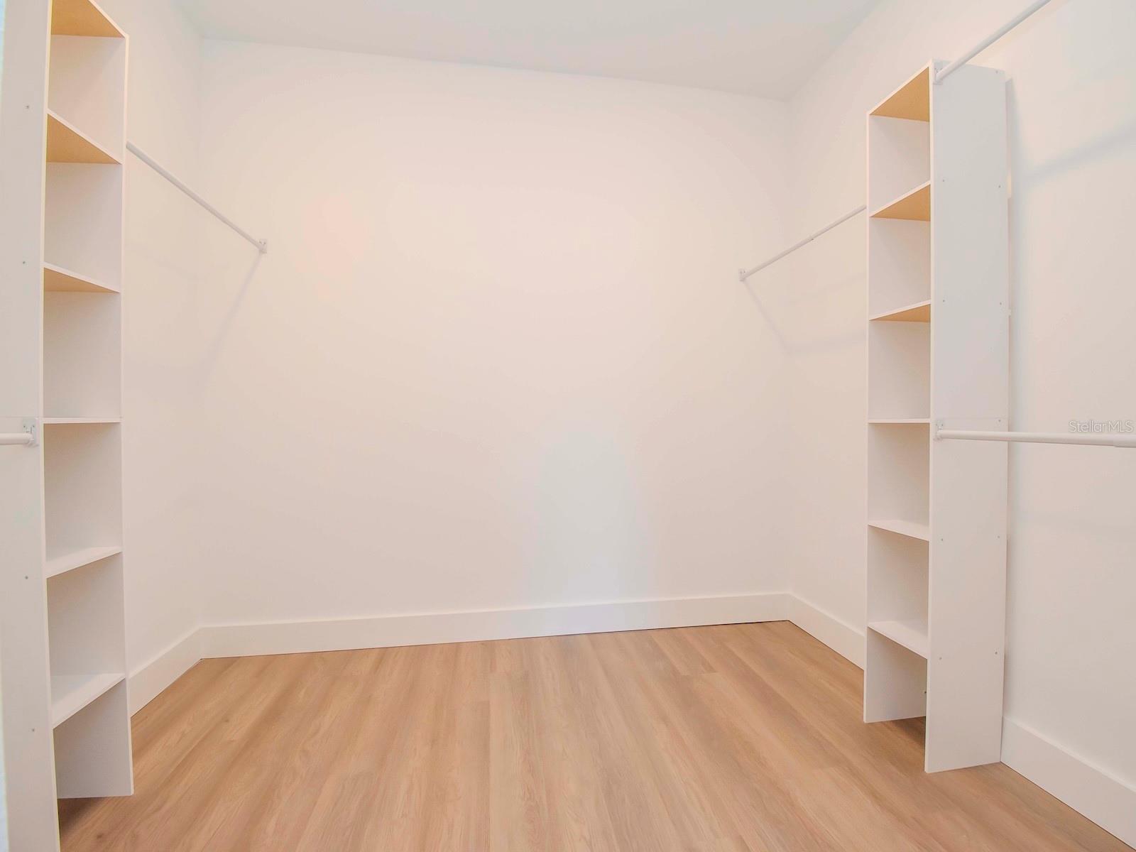 6235 S MANHATTAN AVE #11