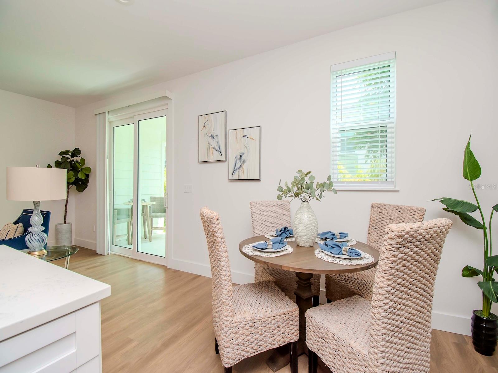 6235 S MANHATTAN AVE #11