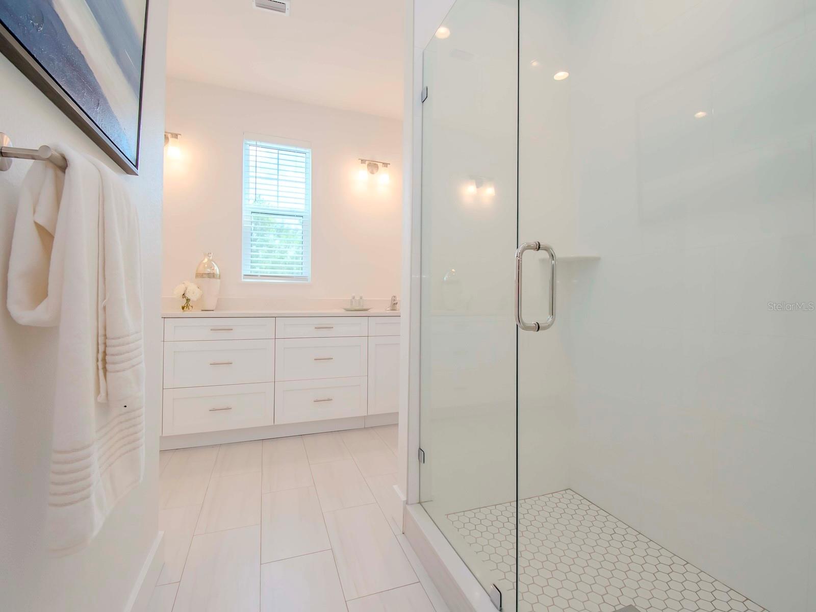 6235 S MANHATTAN AVE #11