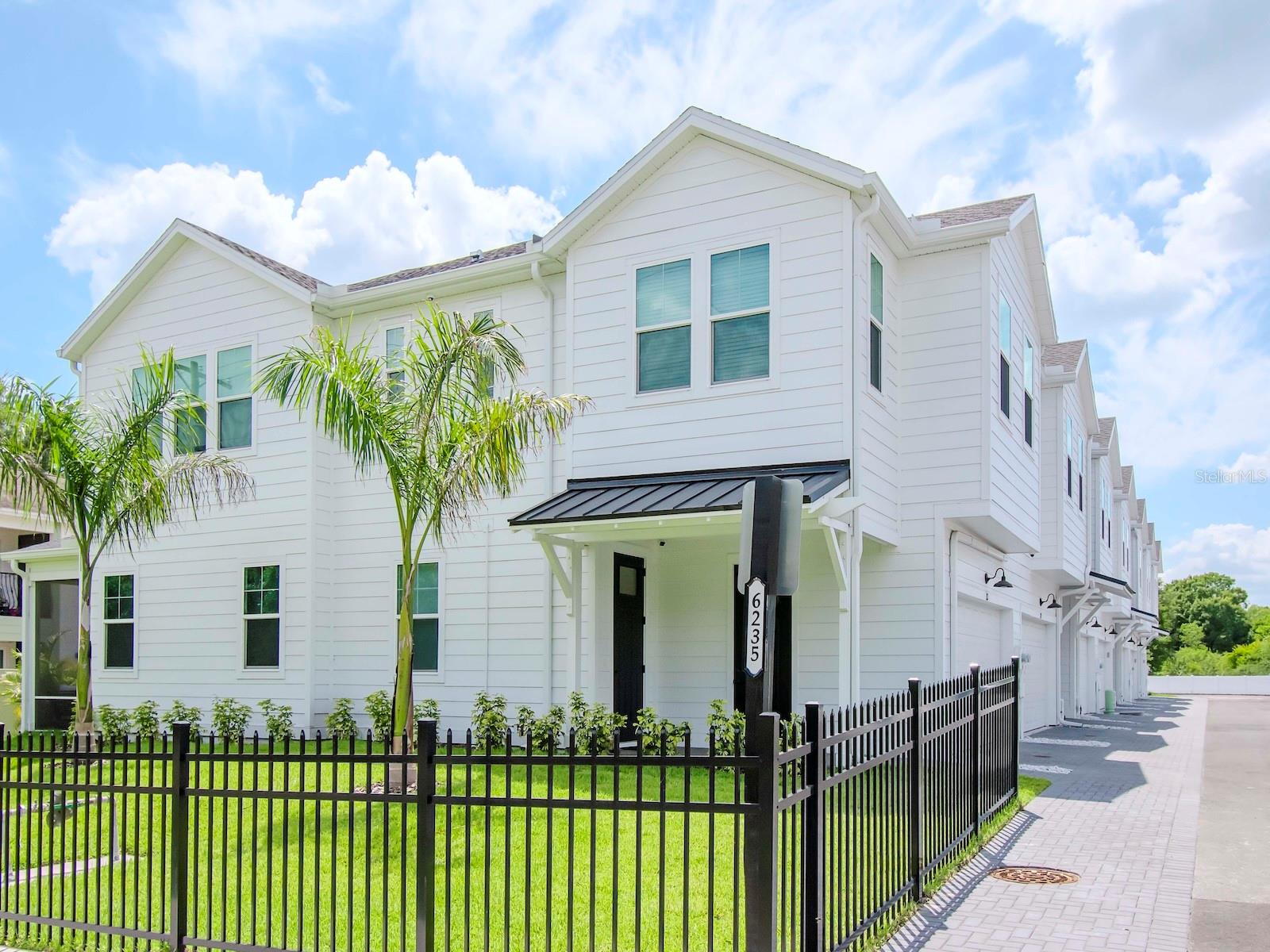 6235 S MANHATTAN AVE #11