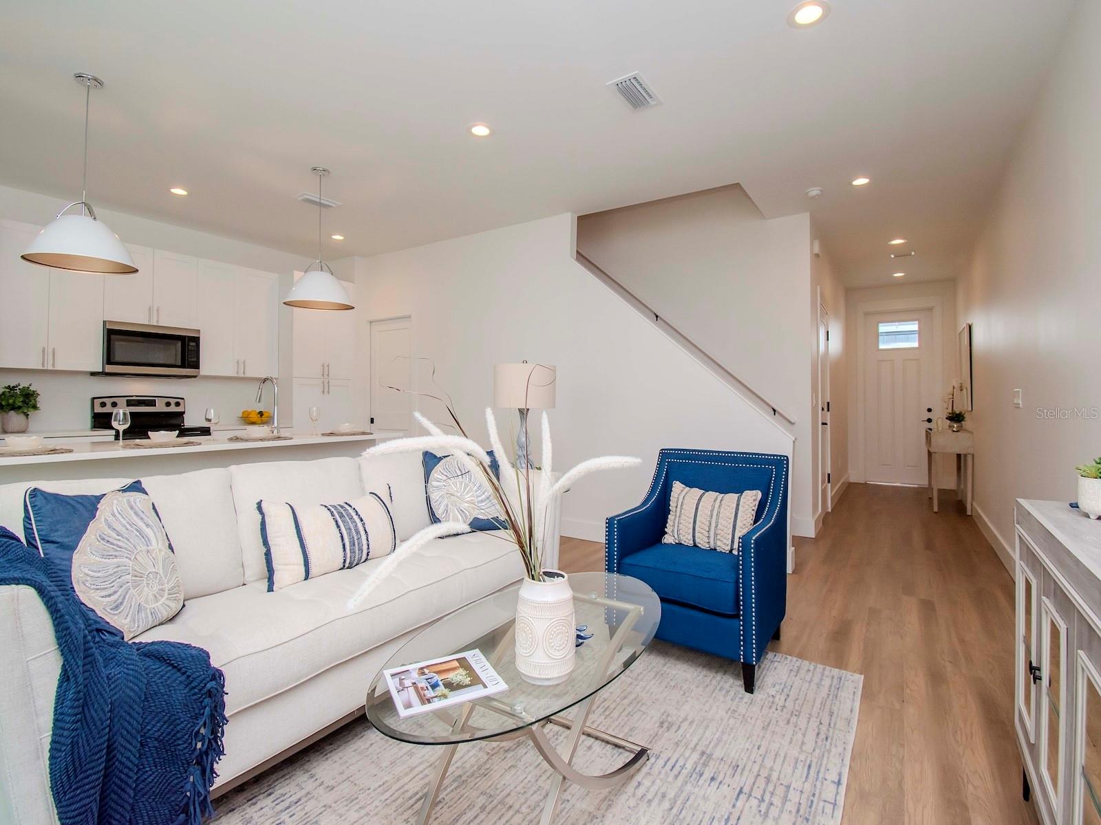 6235 S MANHATTAN AVE #11