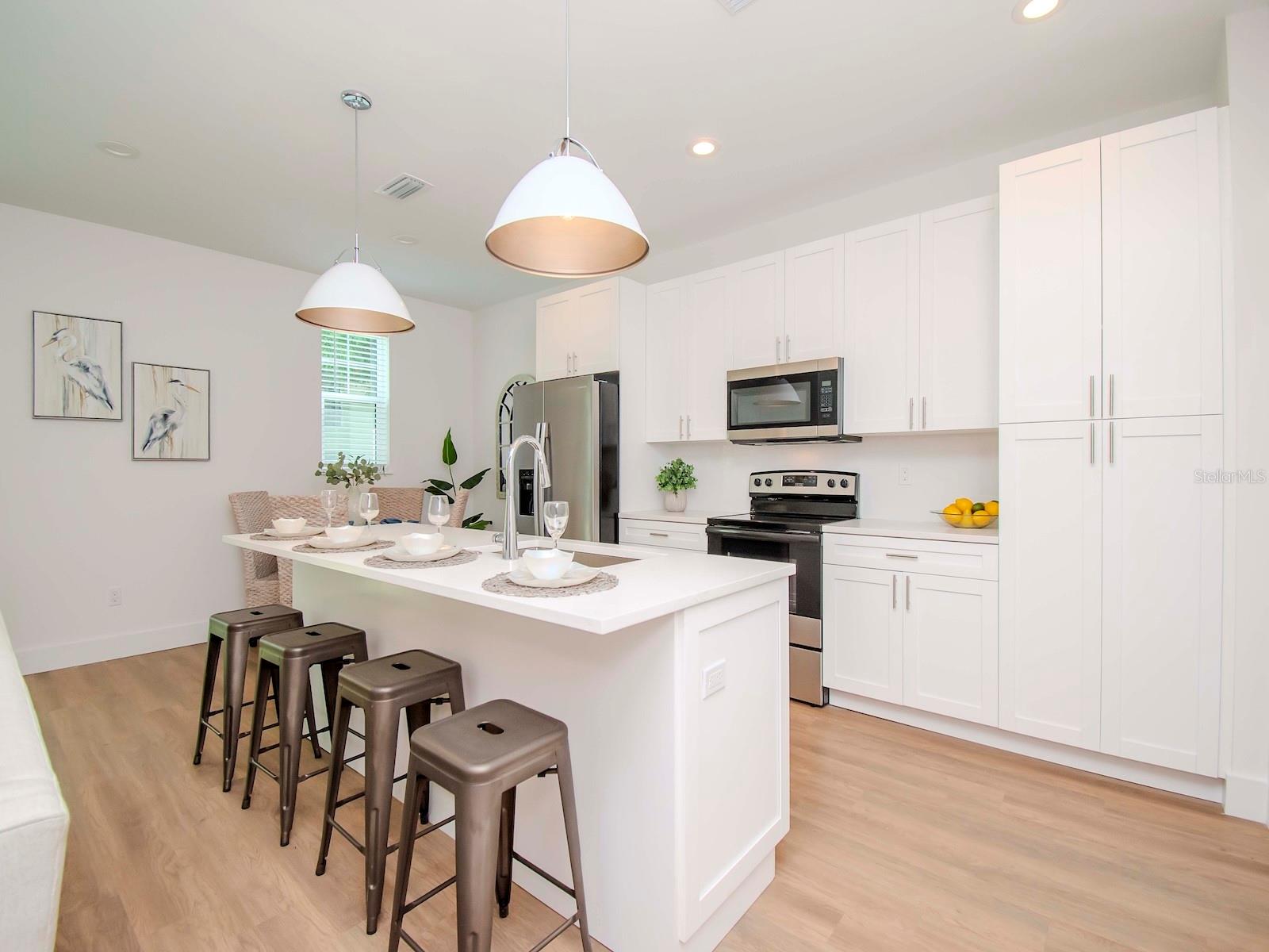 6235 S MANHATTAN AVE #11