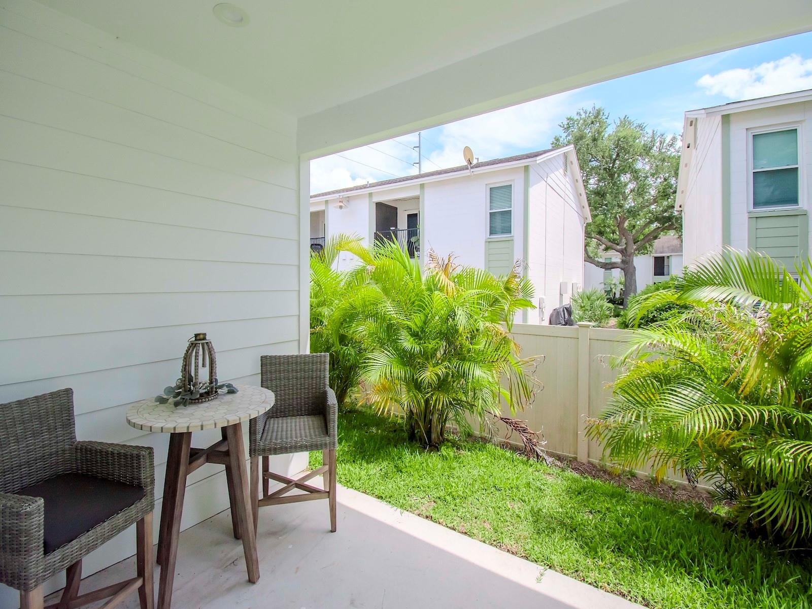 6235 S MANHATTAN AVE #11