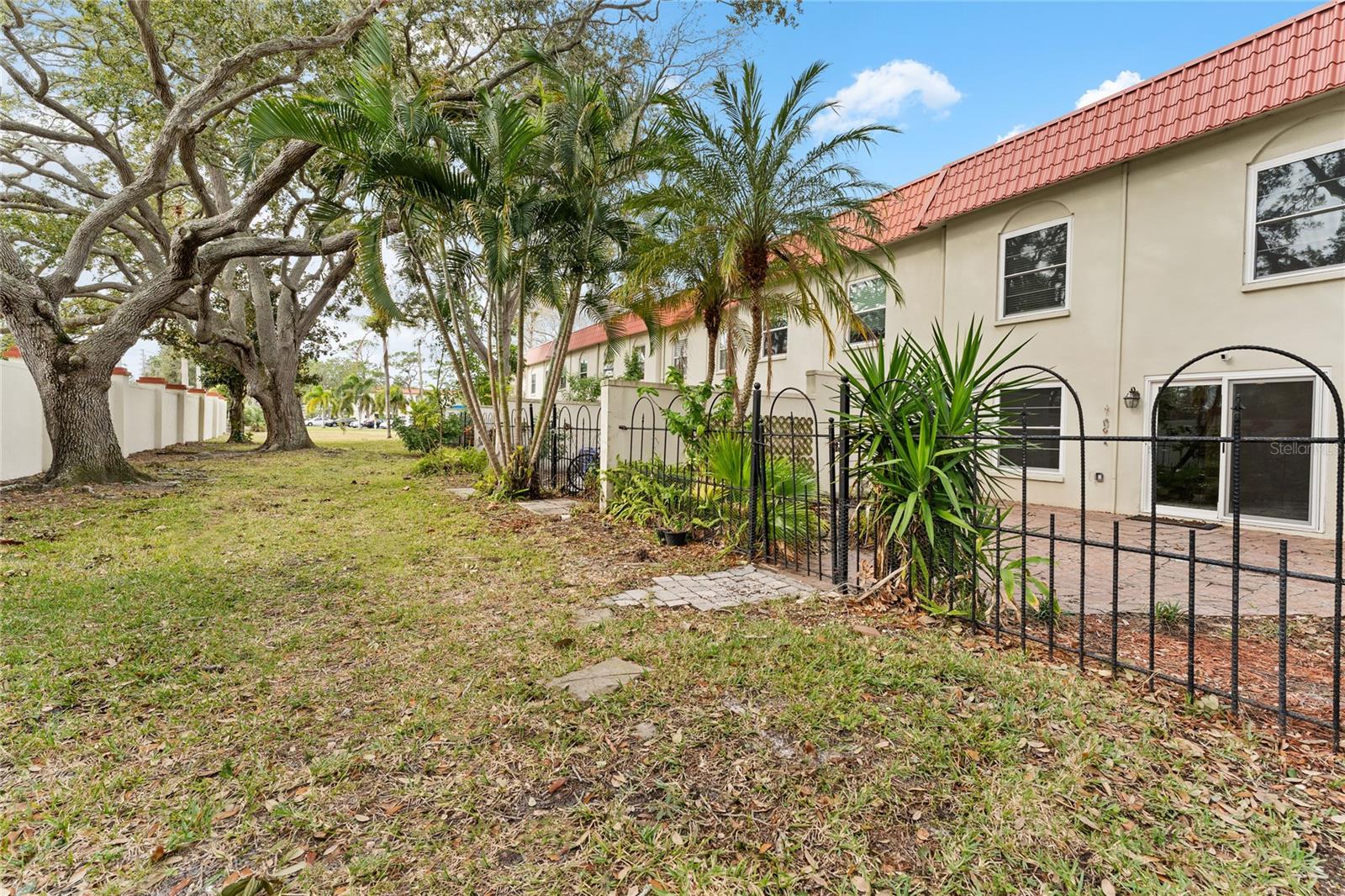 2700 BAYSHORE BLVD #588