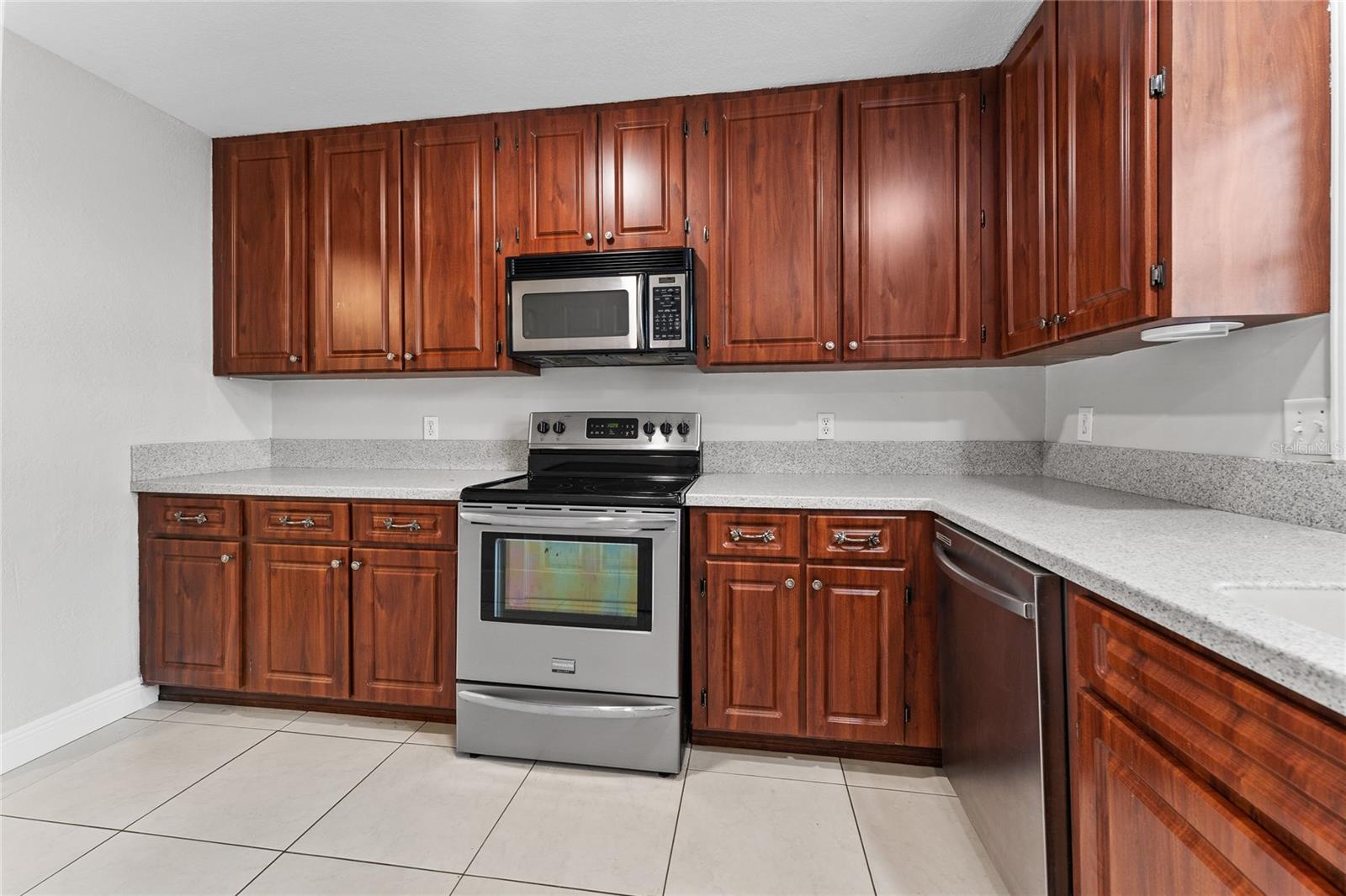 2700 BAYSHORE BLVD #588