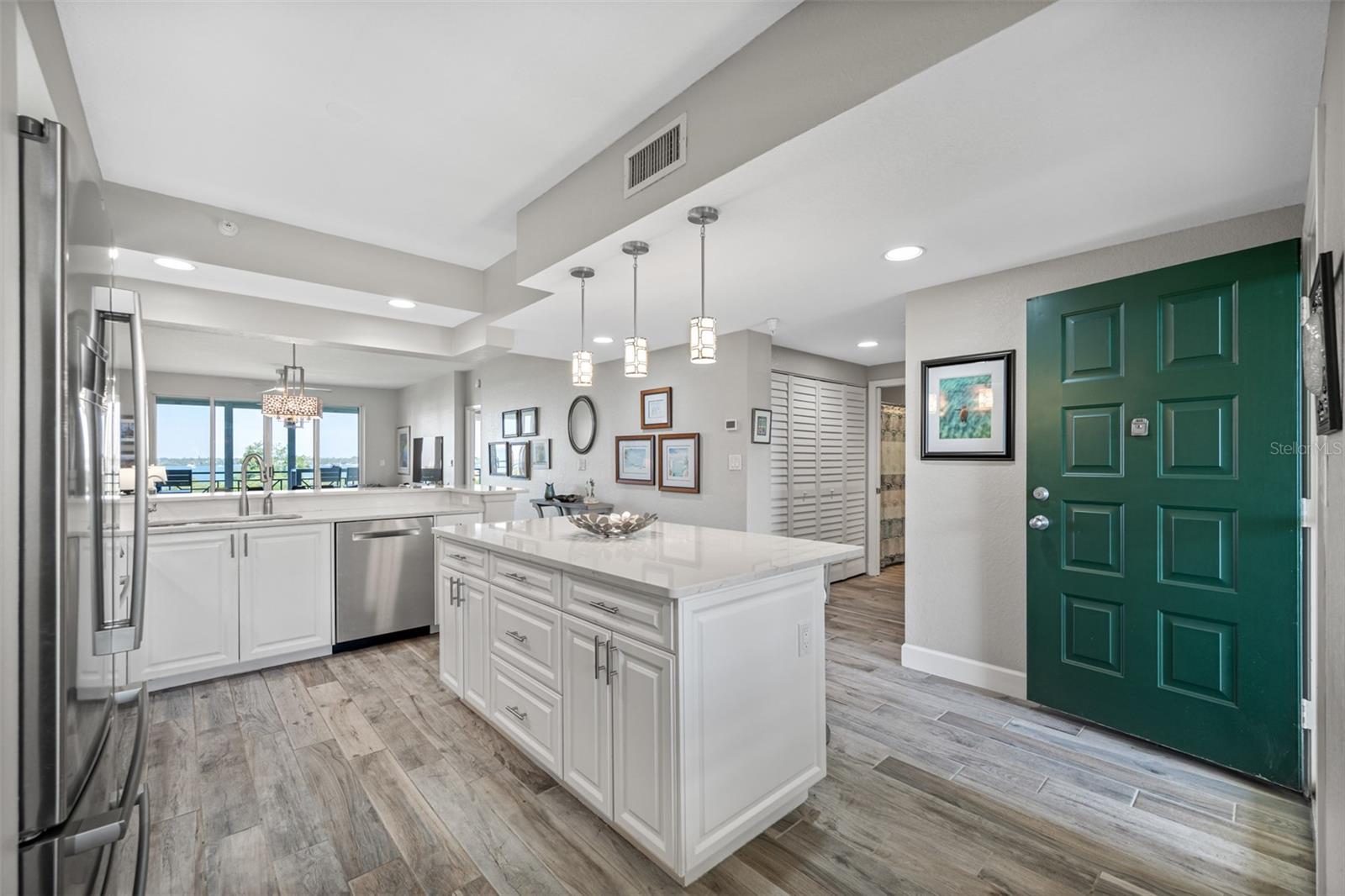 4801 OSPREY DR S #405