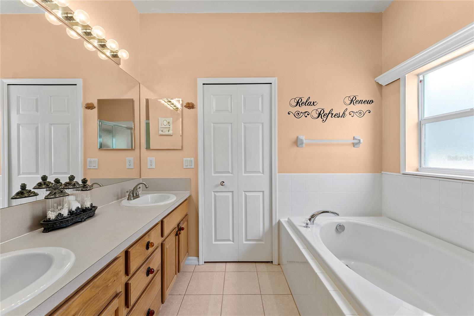 23312 KEY LARGO LOOP