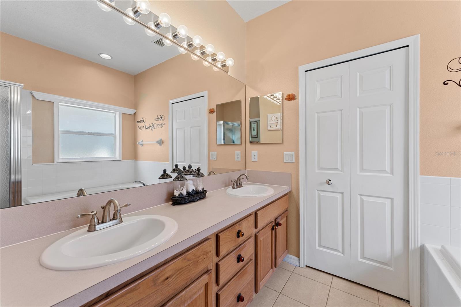 23312 KEY LARGO LOOP