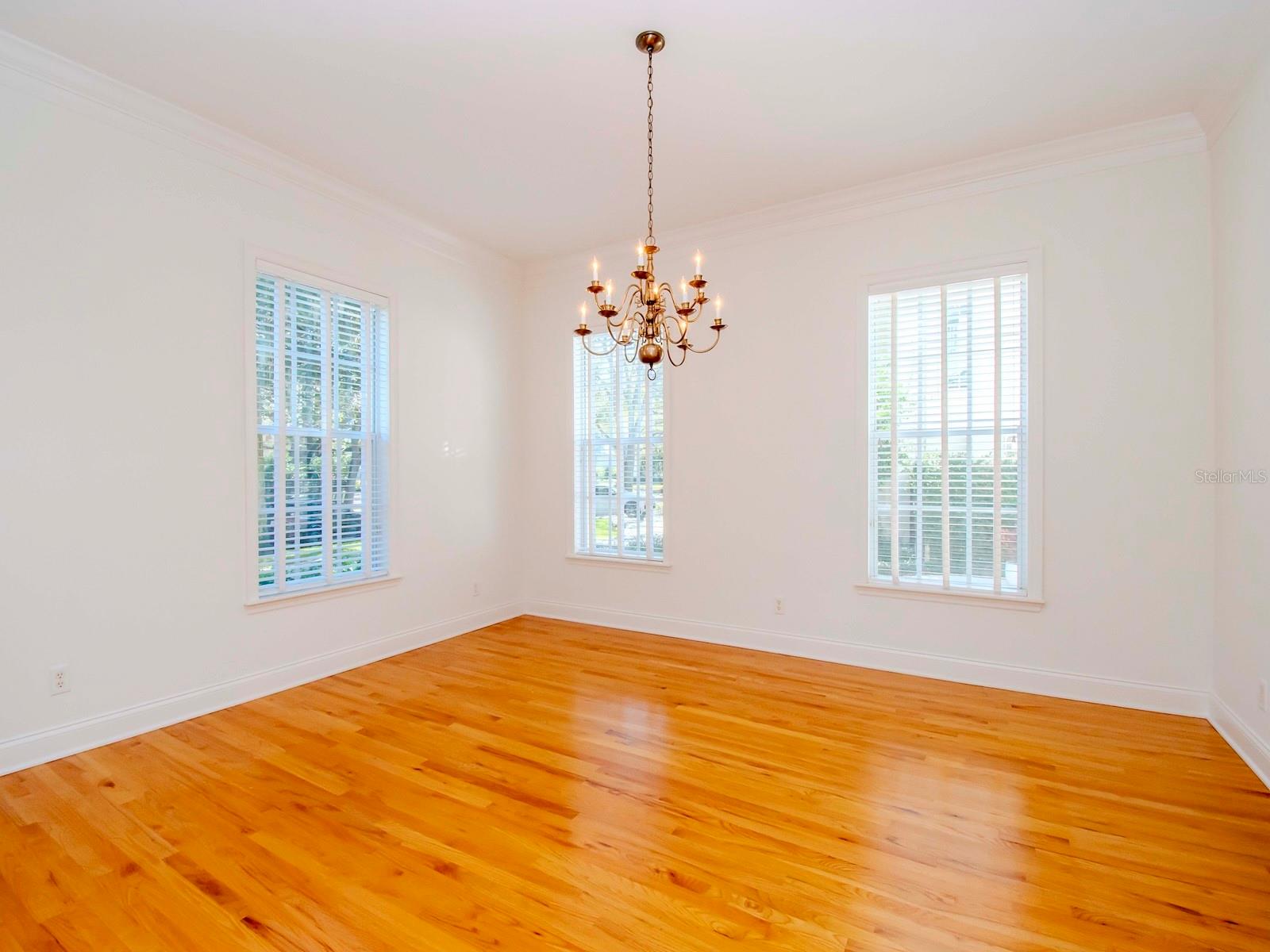 4417 W CULBREATH AVE