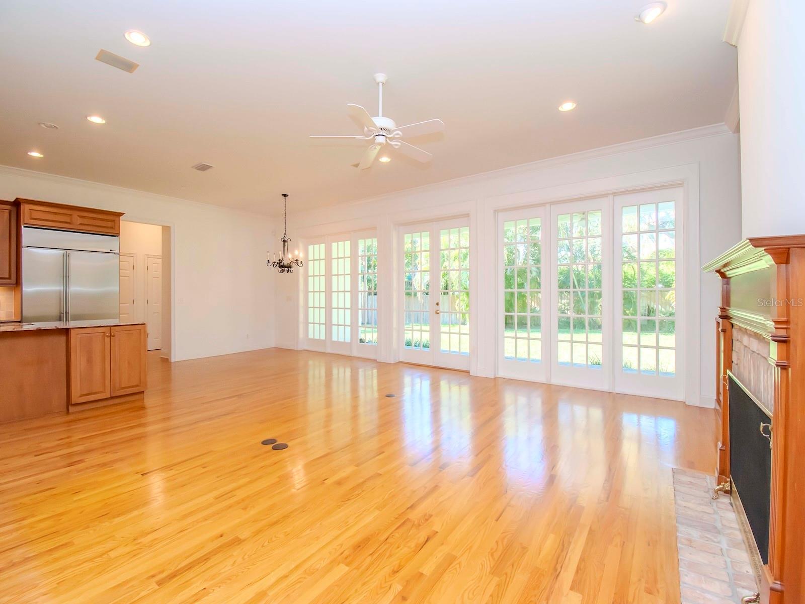 4417 W CULBREATH AVE