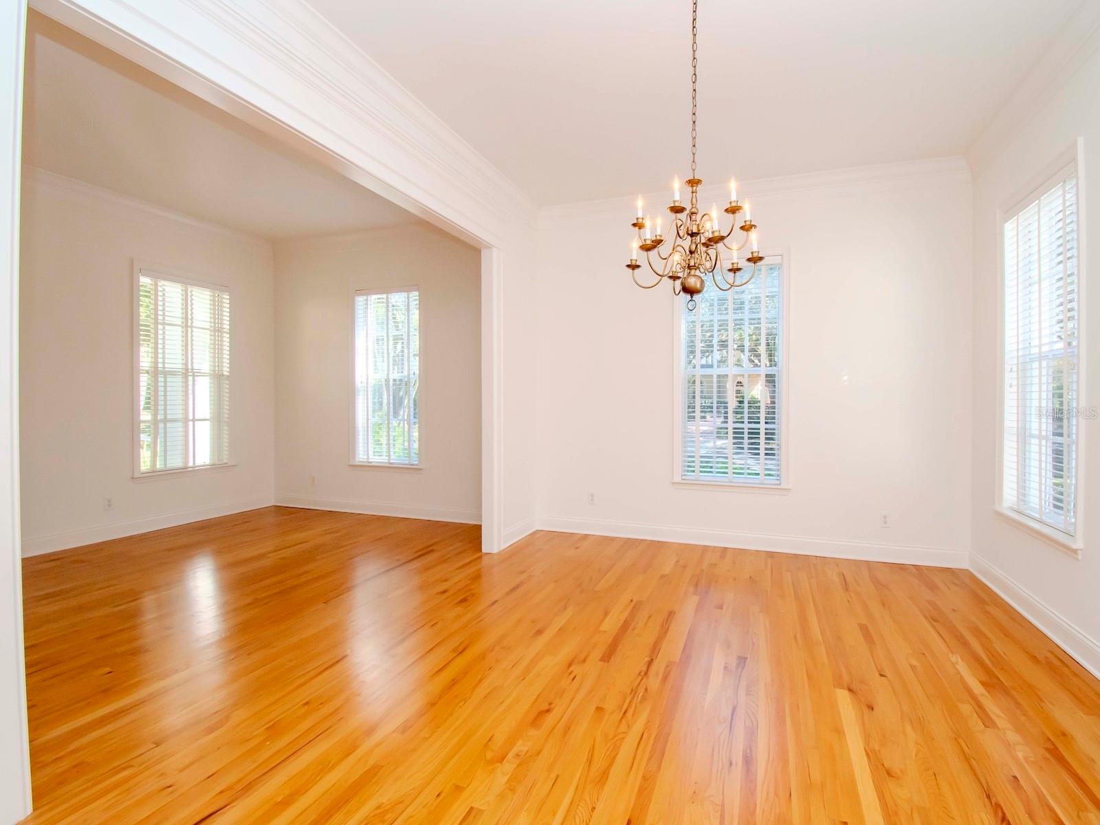 4417 W CULBREATH AVE