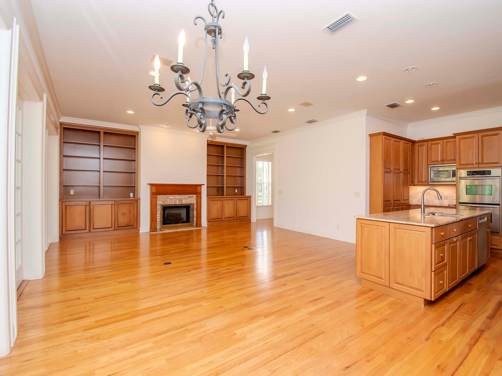 4417 W CULBREATH AVE