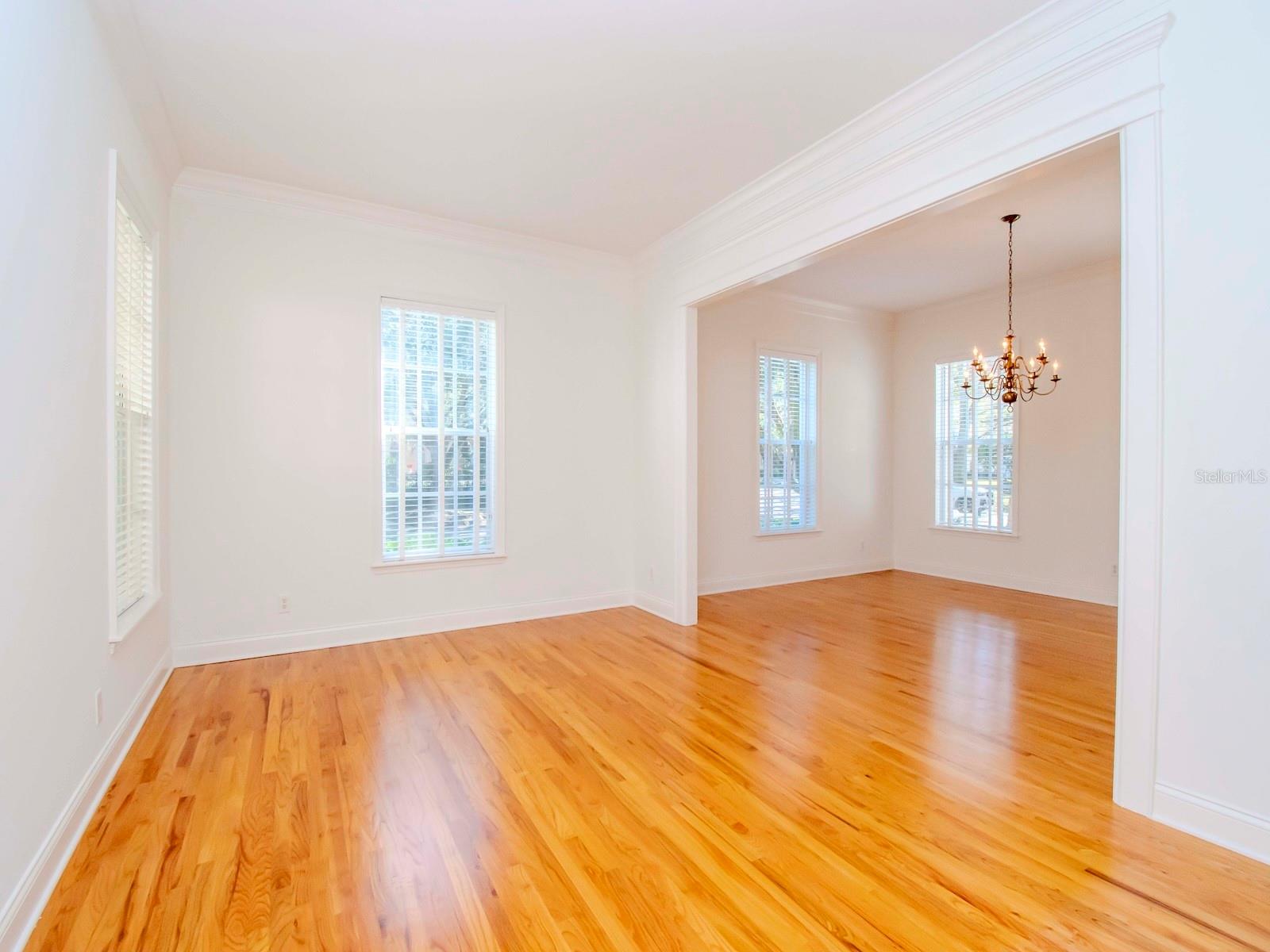 4417 W CULBREATH AVE