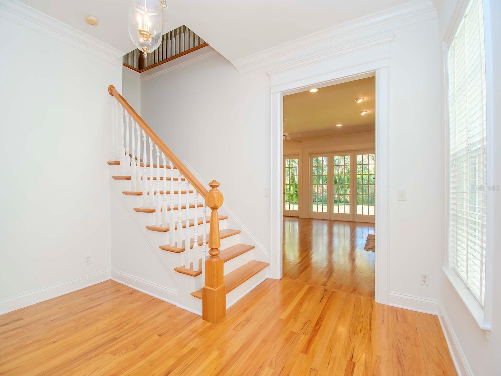 4417 W CULBREATH AVE