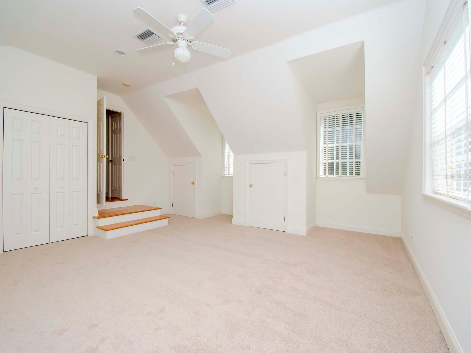 4417 W CULBREATH AVE