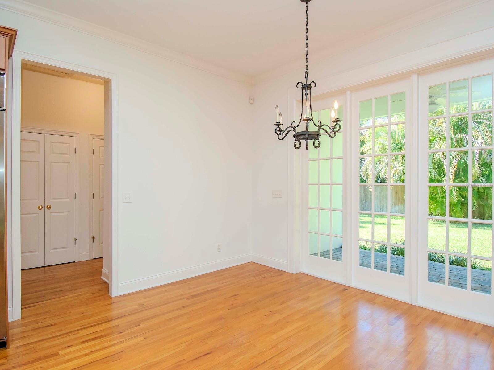 4417 W CULBREATH AVE