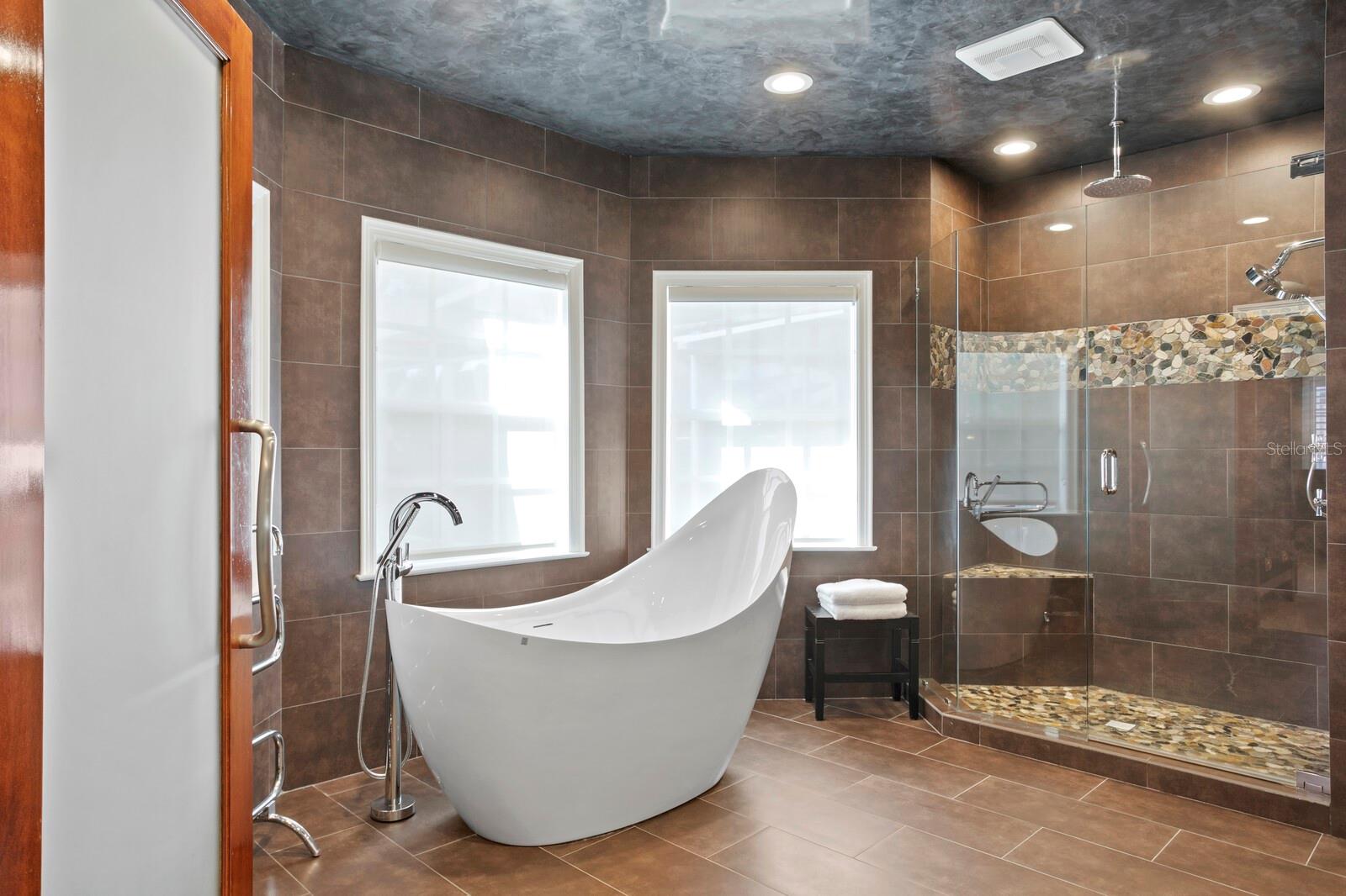 3114 W HARBOR VIEW AVE