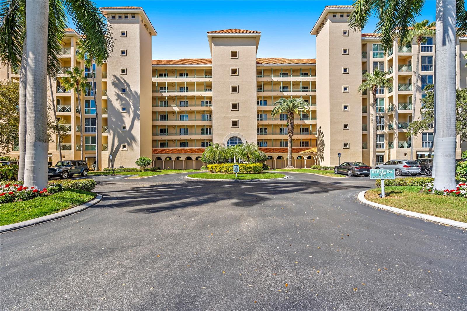 4737 DOLPHIN CAY LN S #407