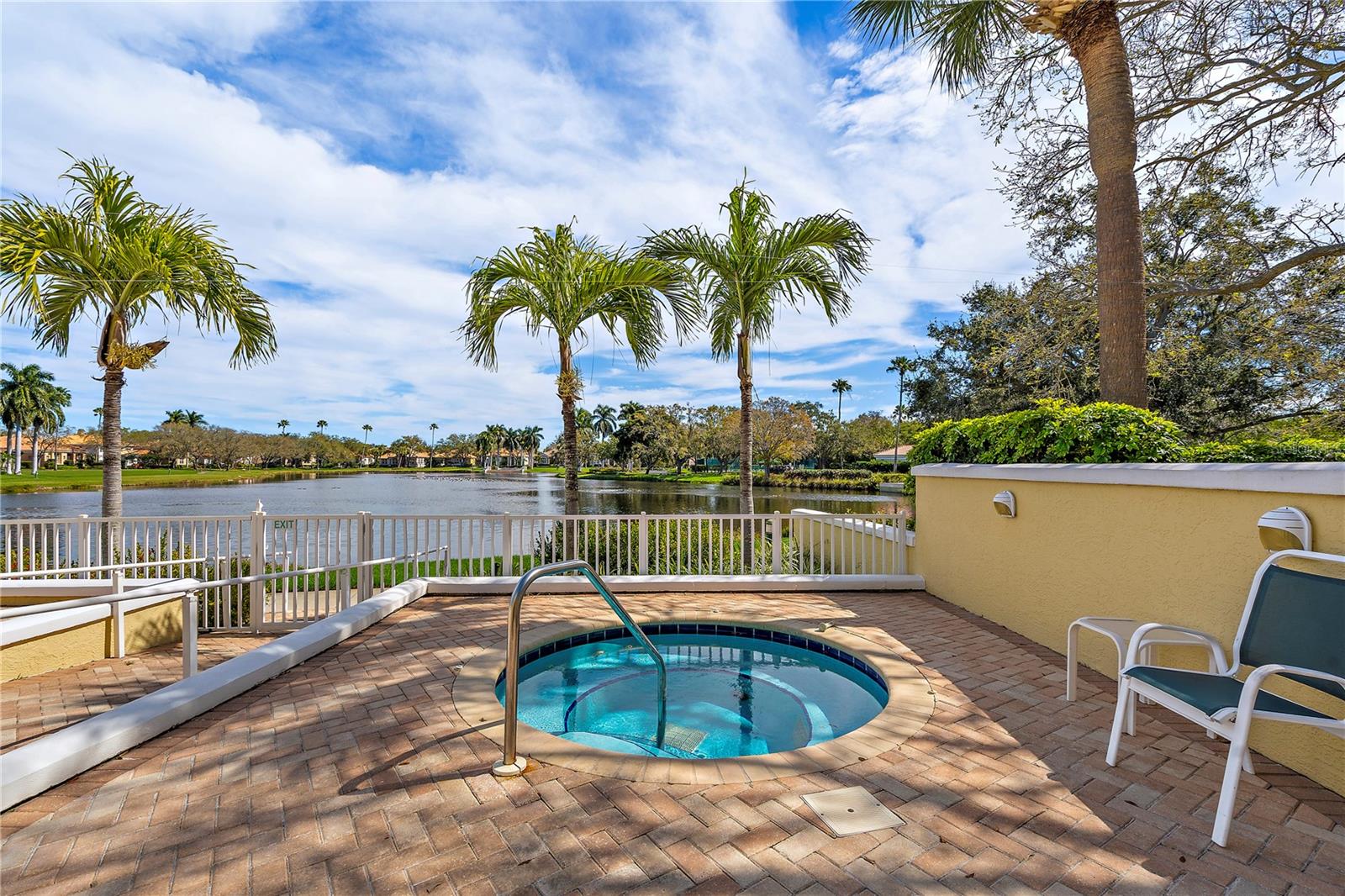 4737 DOLPHIN CAY LN S #407