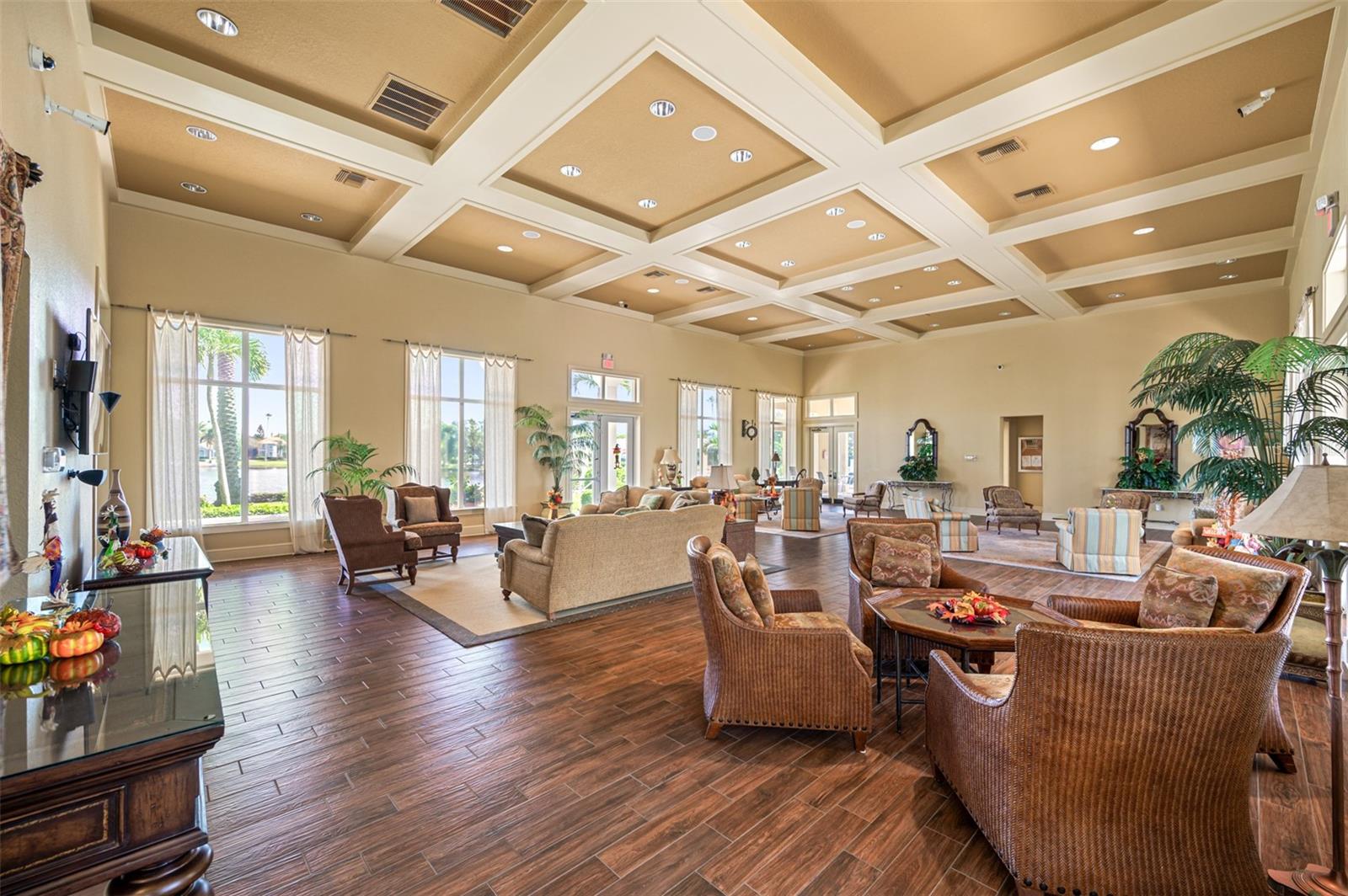 4737 DOLPHIN CAY LN S #407